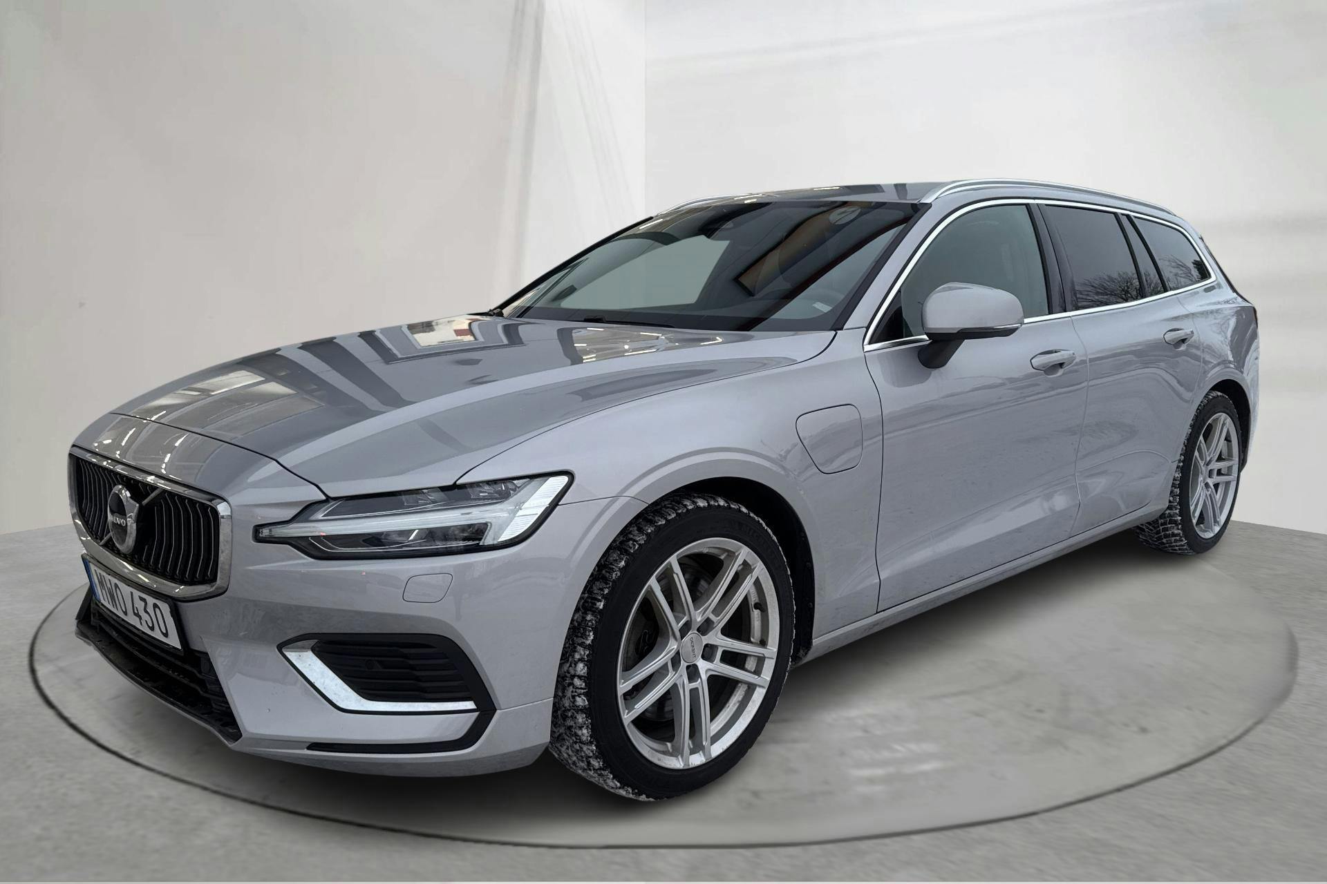 Zdjęcie prezentacyjne 1 z 16: Volvo V60 T6 AWD Recharge (350hk) - 89 610 km - Automatyczna - srebro - 2023