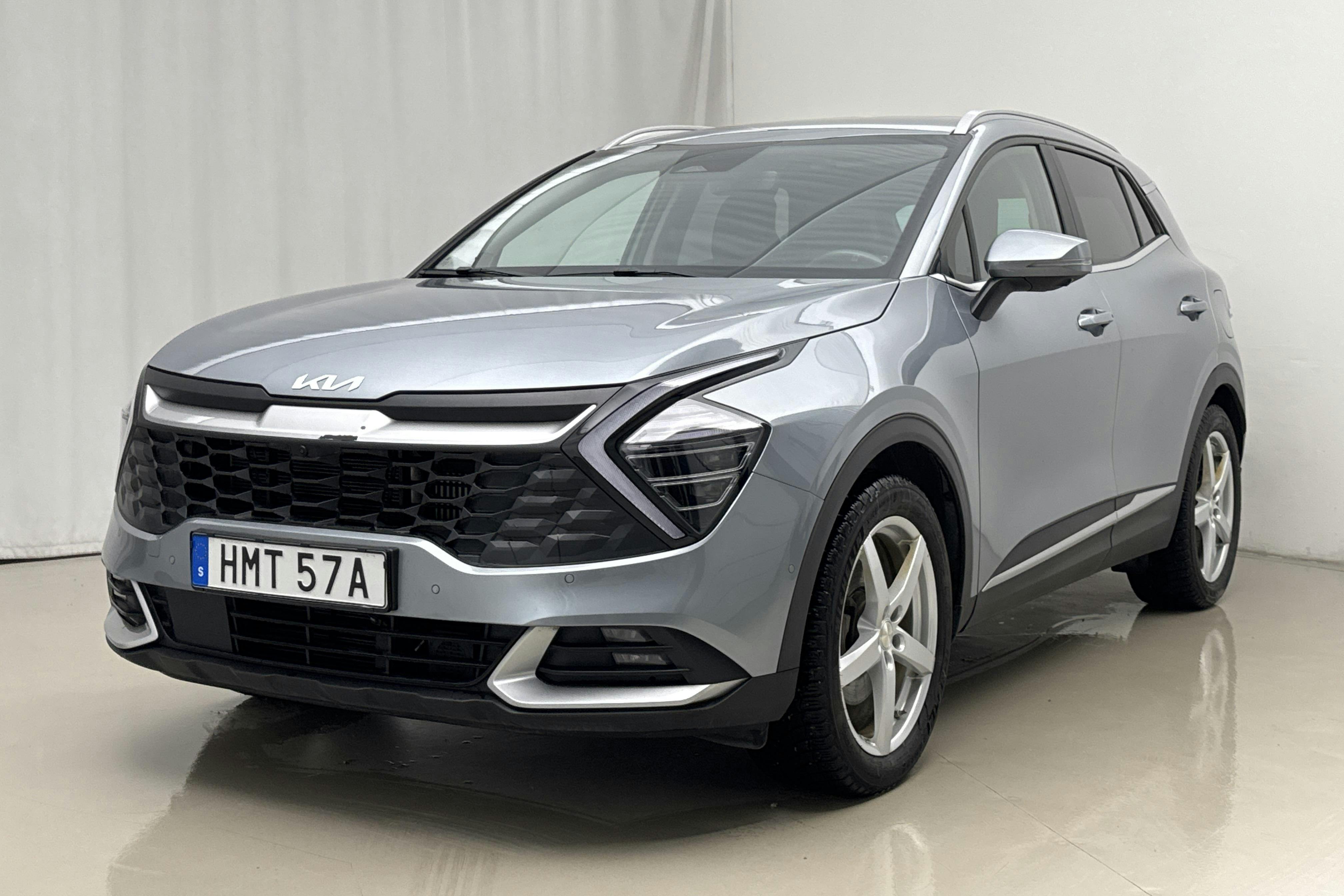 Presentationsfoto 1 av 21: KIA Sportage PHEV AWD (265hk) - 8 725 mil - Automat - grå - 2023