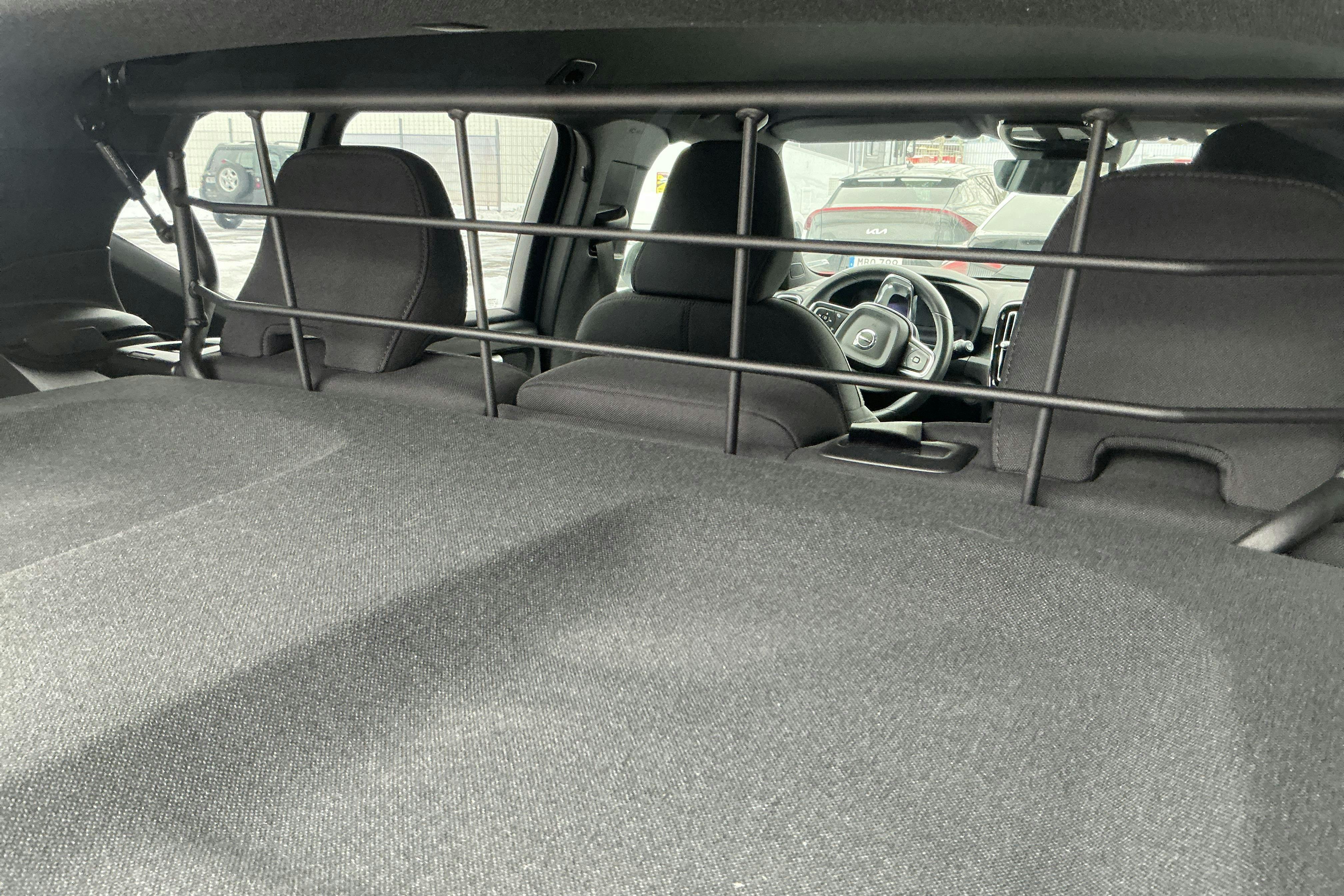 Presentationsfoto 18 av 18: Volvo XC40 P6 Recharge (231hk) - 8 306 mil - Automat - Light Grey - 2023