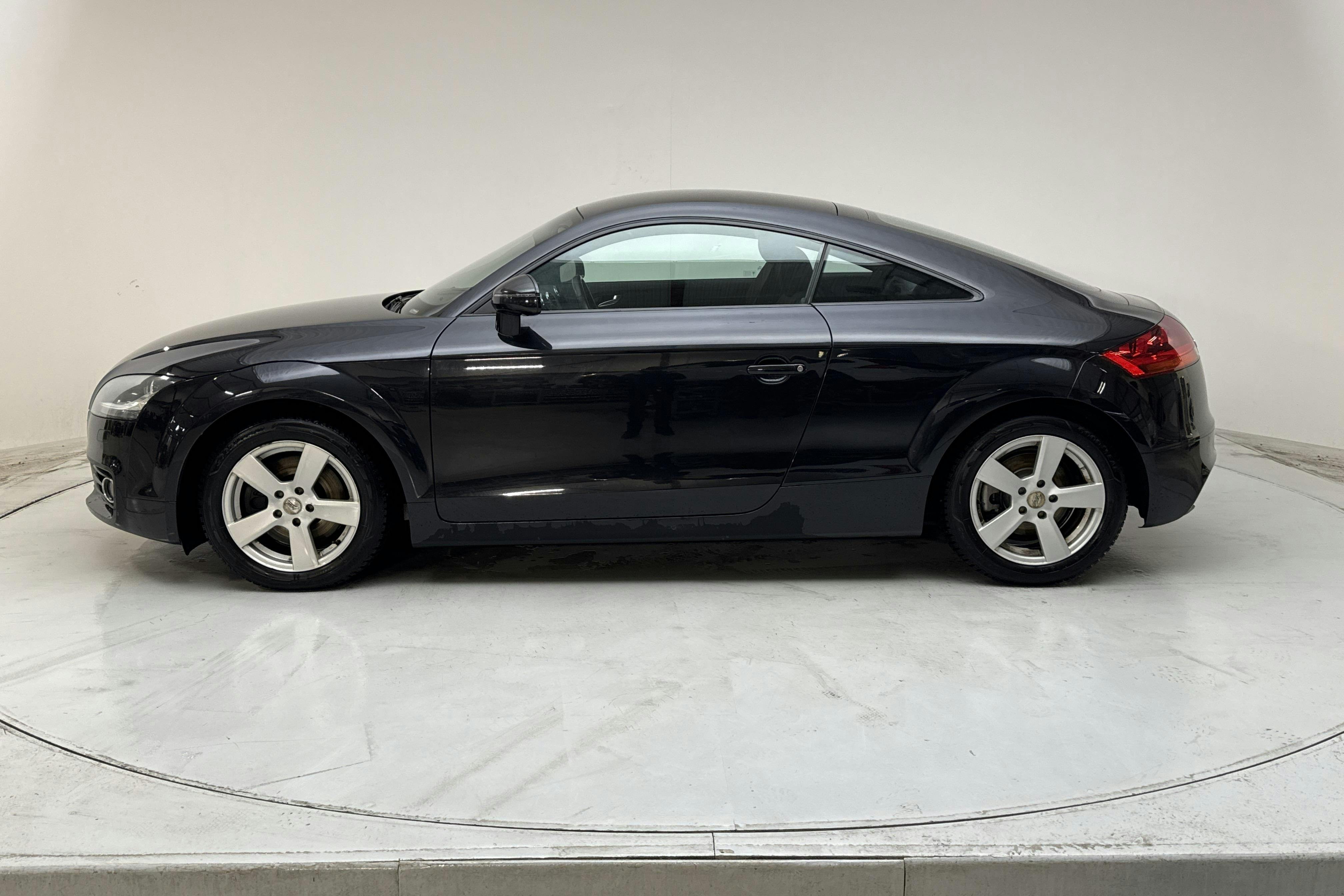 Presentation photo 2 of 13: Audi TT 1.8 TFSI Coupé (160hk) - 141 940 km - Manual - black - 2011
