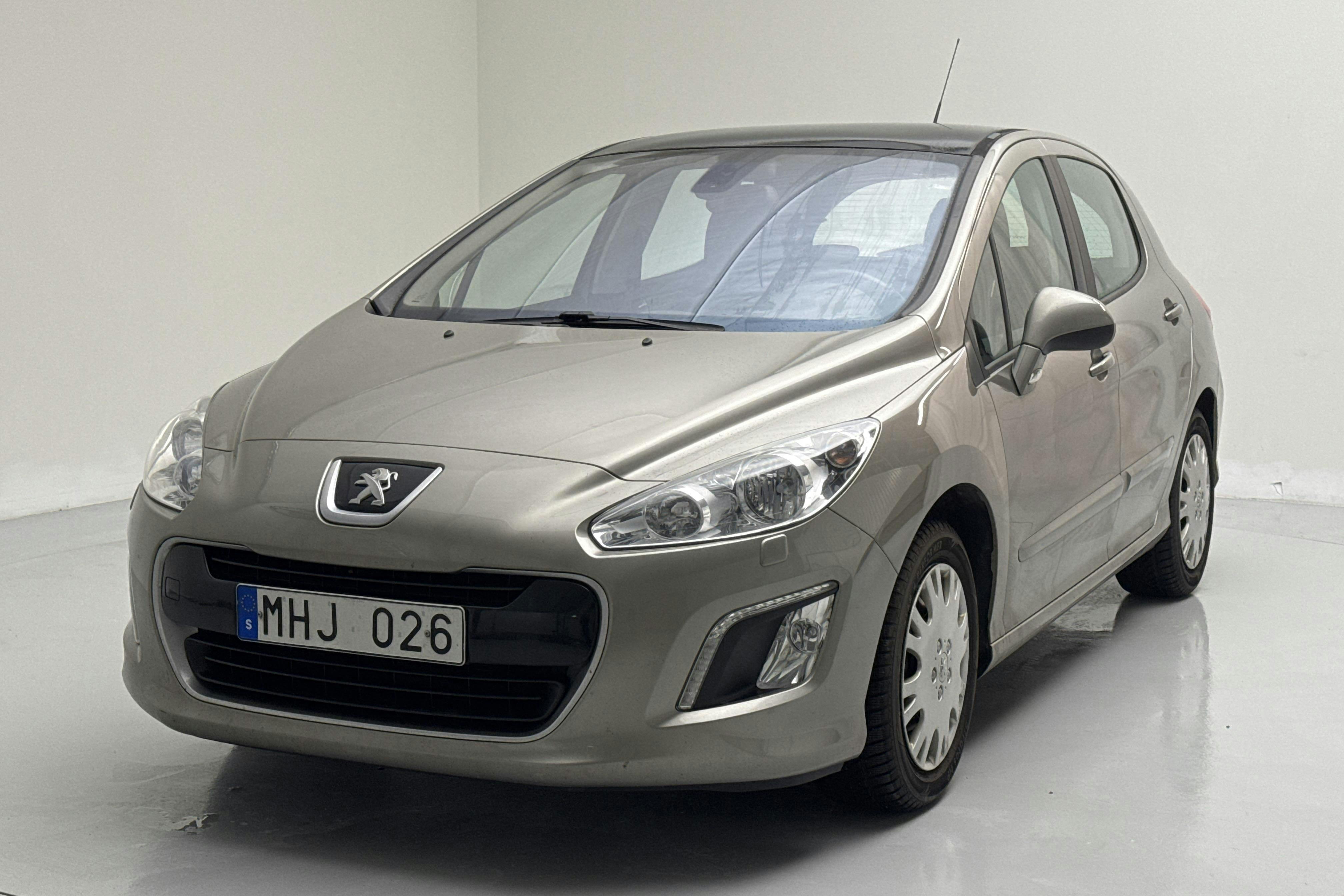 Presentationsfoto 1 av 13: Peugeot 308 1.6 VTi 5dr (120hk) - 12 384 mil - Manuell - grå - 2012