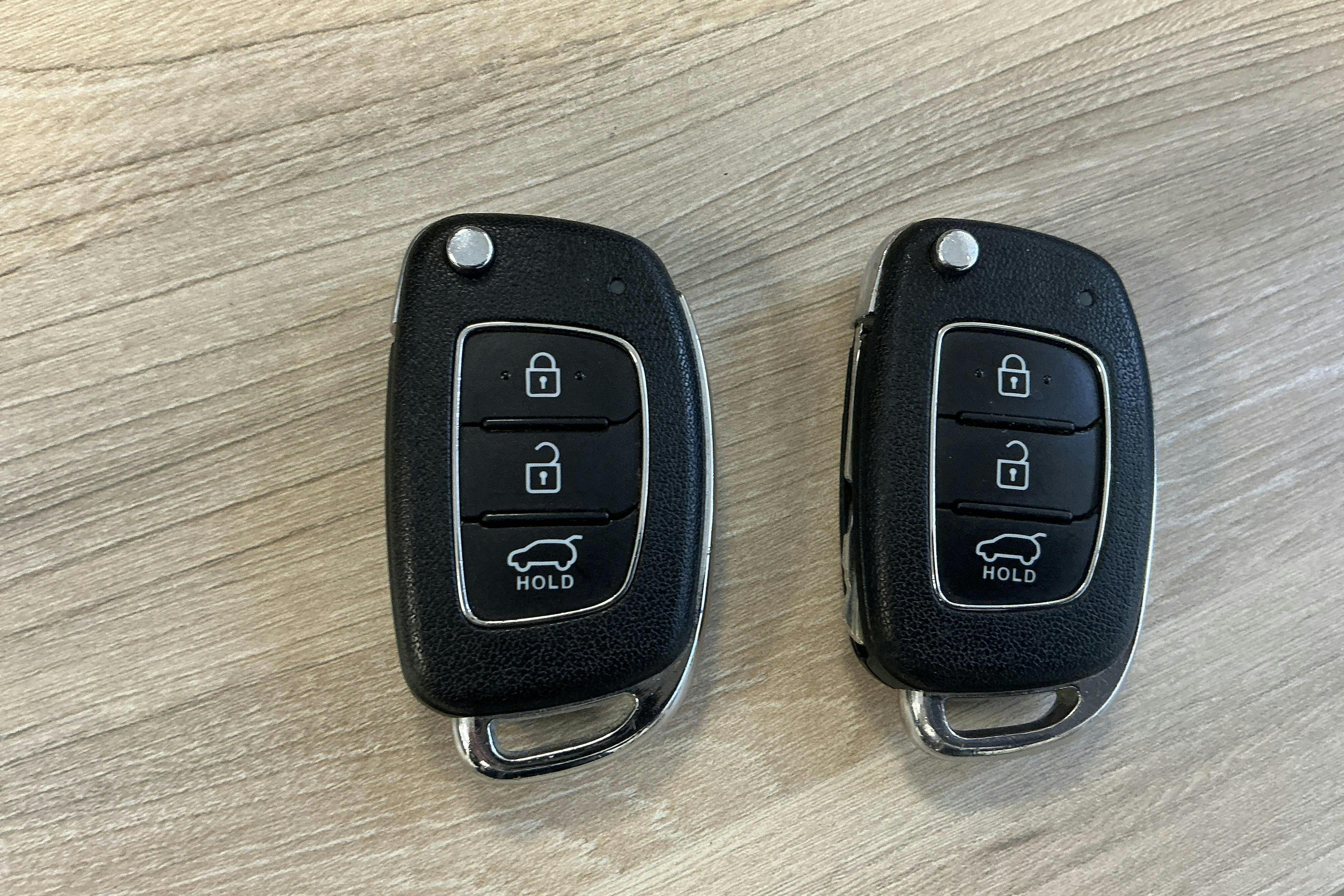 Presentation photo 14 of 14: Hyundai i10 1.0 (66hk) - 83 810 km - Manual - silver - 2018