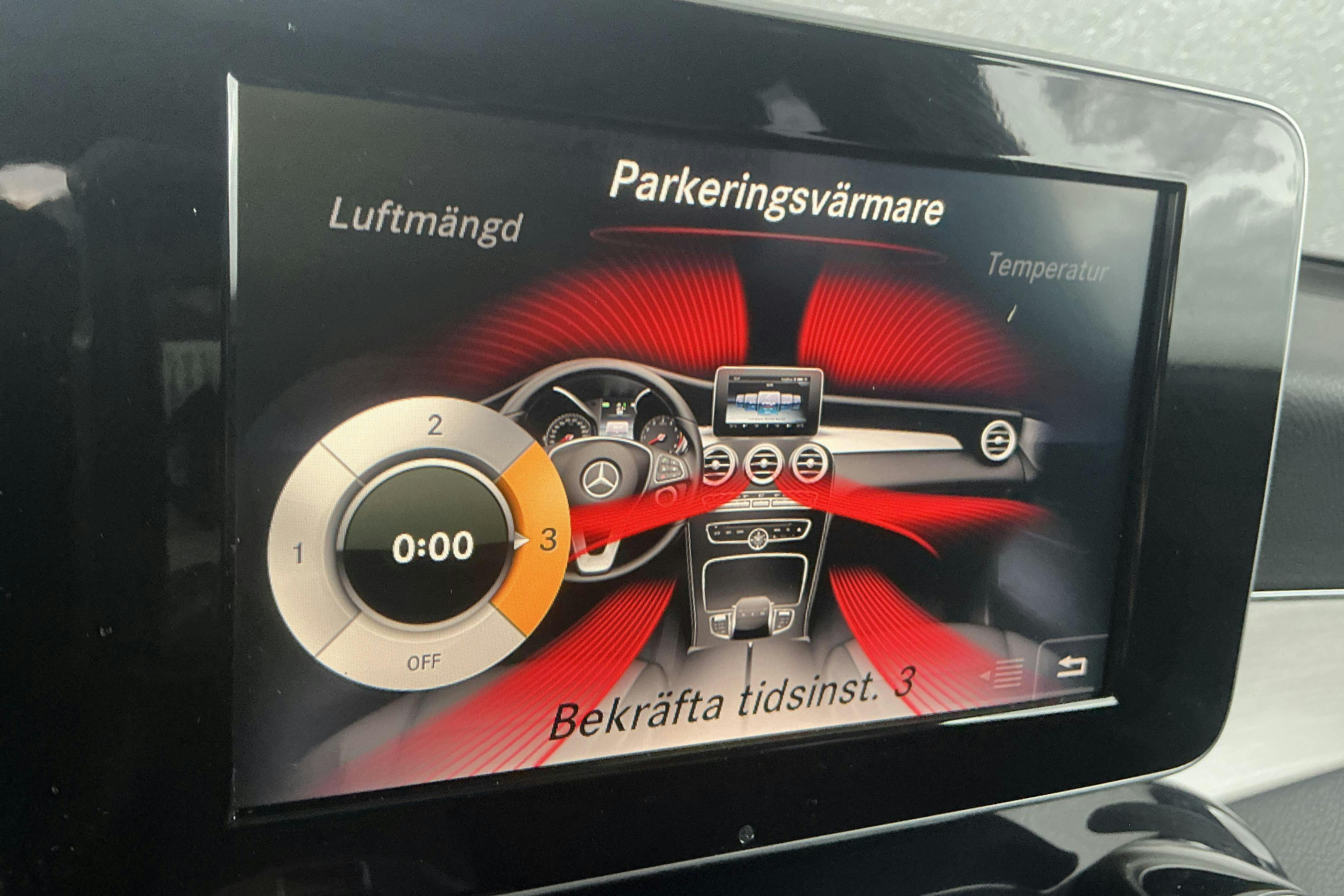 Presentationsfoto 17 av 17: Mercedes GLC 220 d 4MATIC X253 (170hk) - 12 810 mil - Automat - svart - 2017