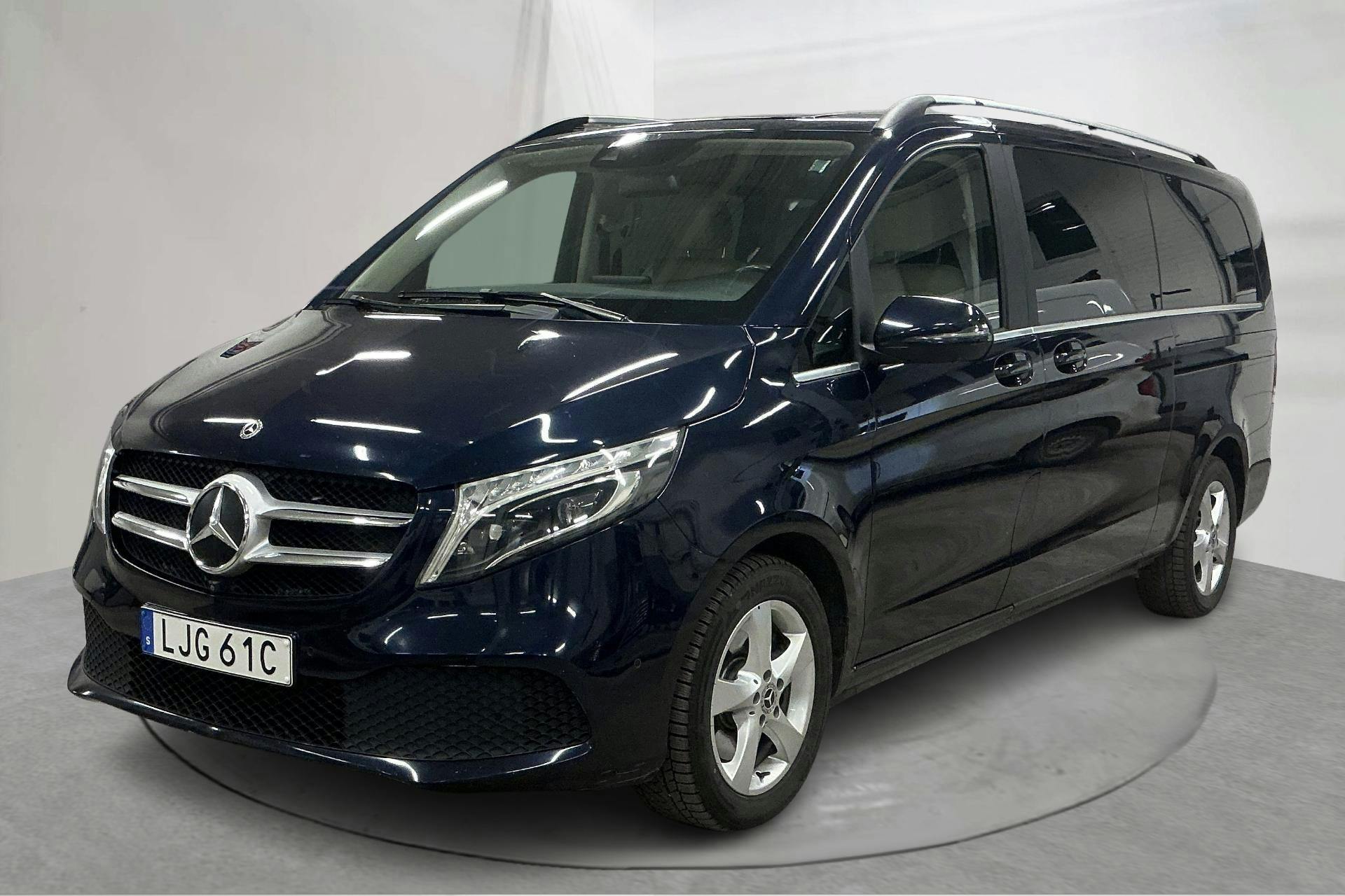 Esittelykuva 1 osoitteesta 19: Mercedes V 250 d W447 (190hk) - 292 600 km - Automaattinen - Dark Blue - 2019