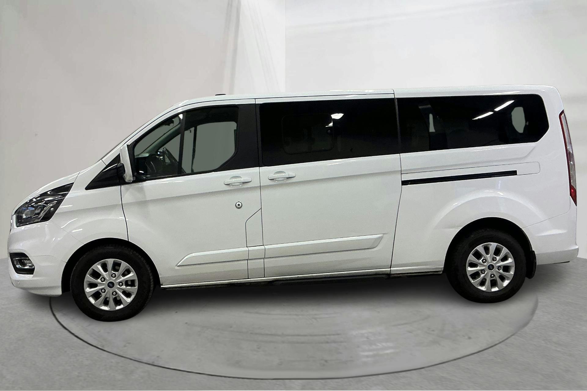 Præsentationsfoto 2 af 17: Ford Tourneo Custom 320 (170hk) - 217 080 kilometer - Salgsautomat - Hvid - 2019