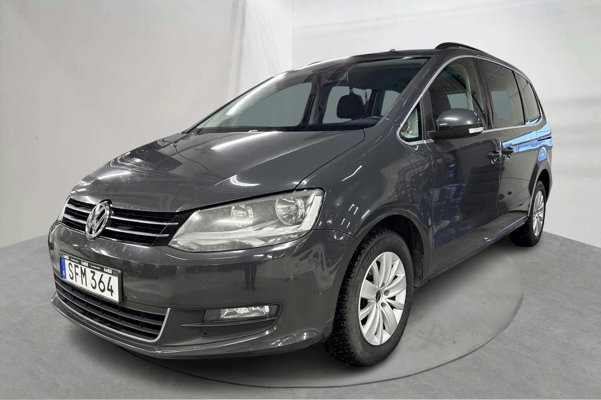 Presentationsfoto 1 av 14: VW Sharan 2.0 TDI BlueMotion Technology (140hk) - 19 725 mil - Manuell - grå - 2011