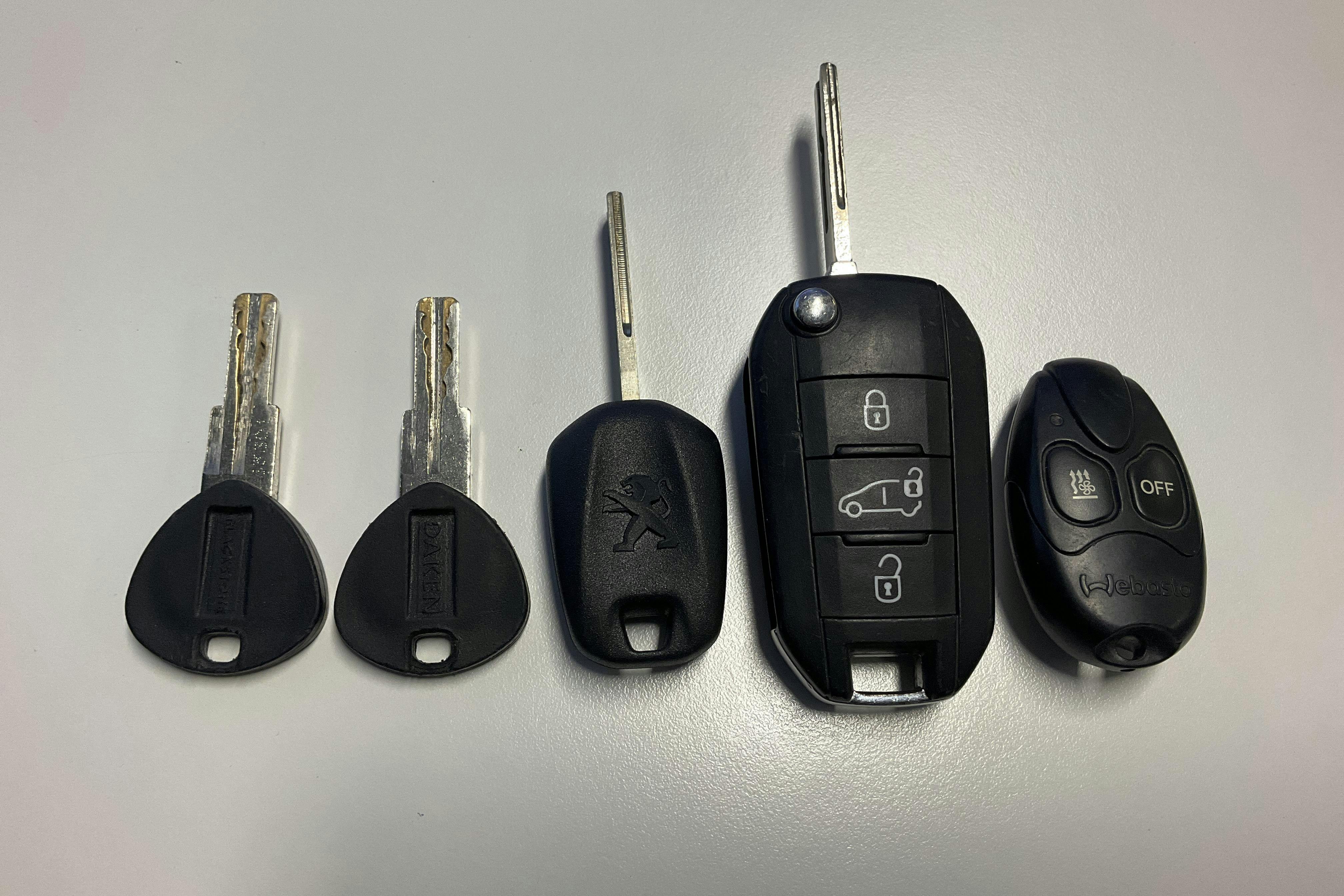 Presentationsfoto 14 av 14: Peugeot Partner 1.5 HDI Skåp (130hk) - 9 809 mil - Automat - vit - 2022