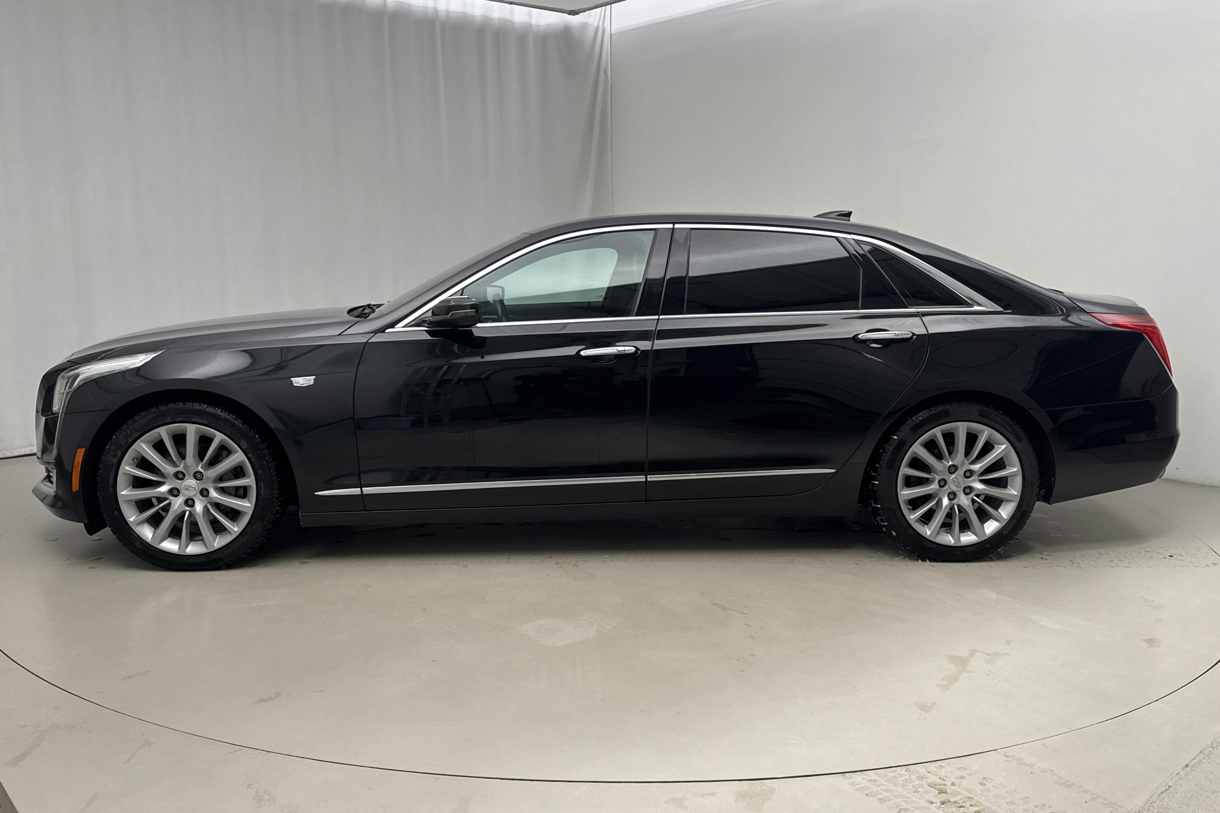 Presentationsfoto 2 av 13: Cadillac CT6 3.6 V6 AWD Hydra-Matic (340hk) - 12 125 mil - Automat - svart - 2016