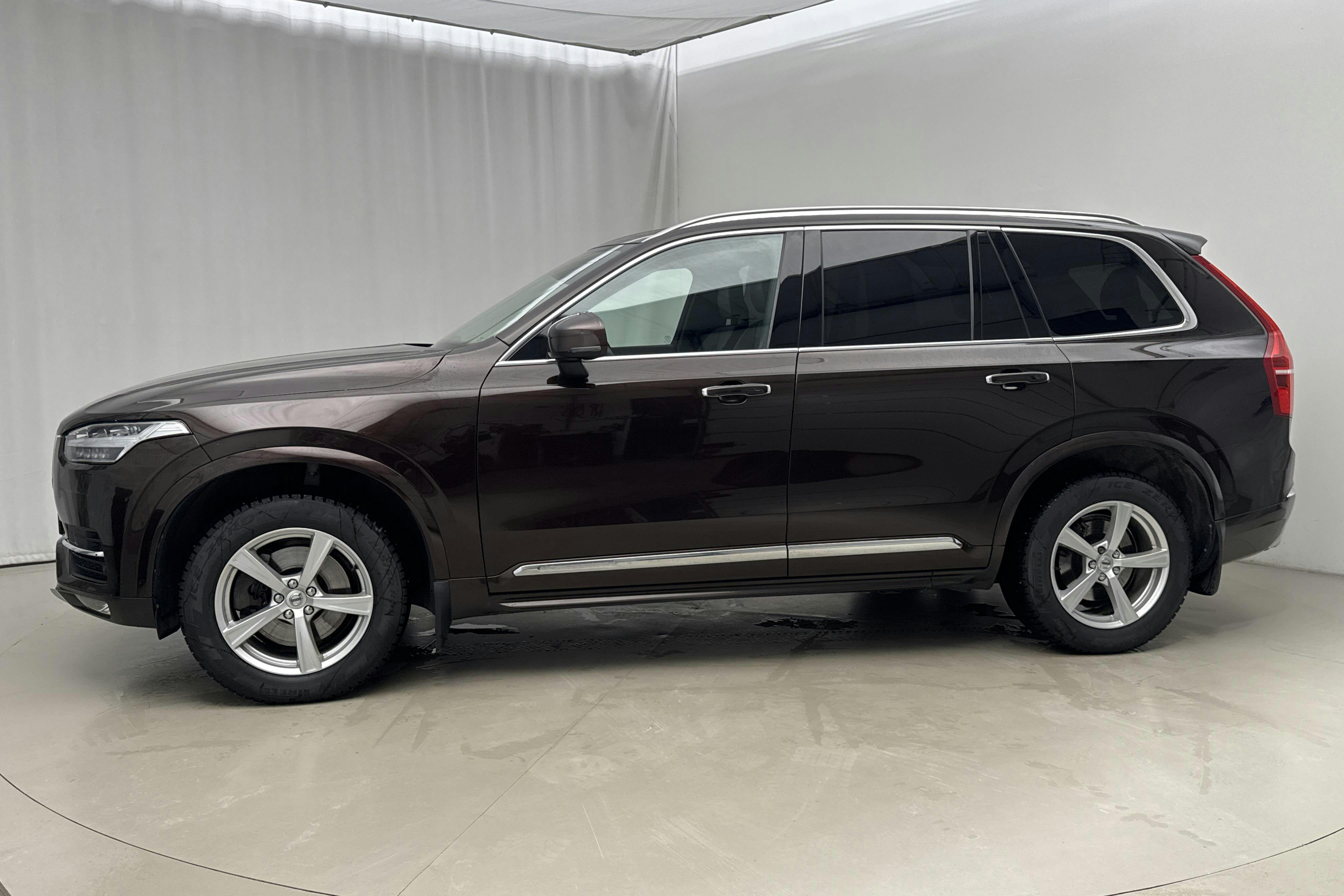 Presentationsfoto 2 av 23: Volvo XC90 T6 AWD (310hk) - 17 236 mil - Automat - Dark Brown - 2018