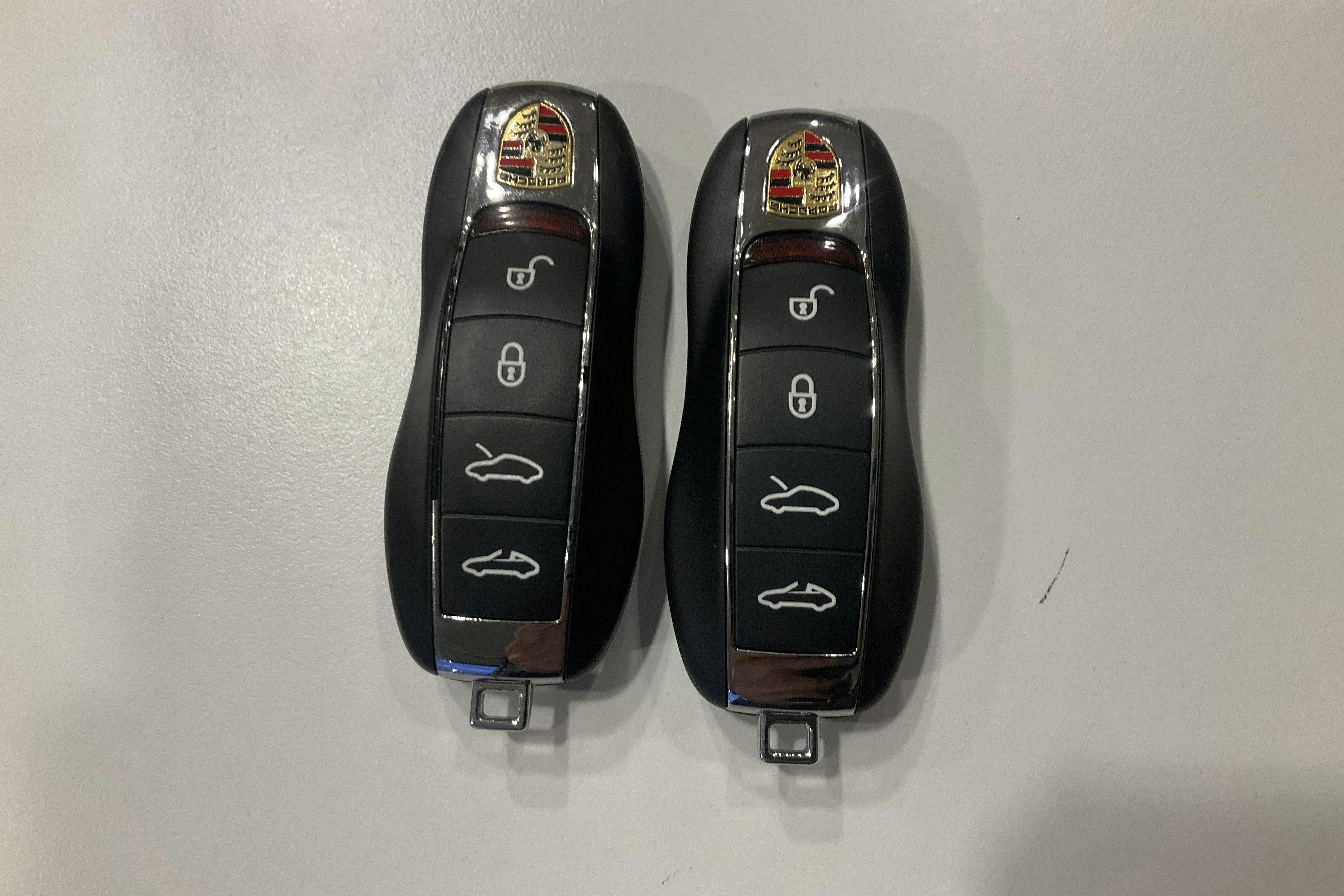 Presentation photo 36 of 36: Porsche 911/991 Carrera 3.0 4 GTS Targa (450hk) - 23 580 km - Automatic - blue - 2017