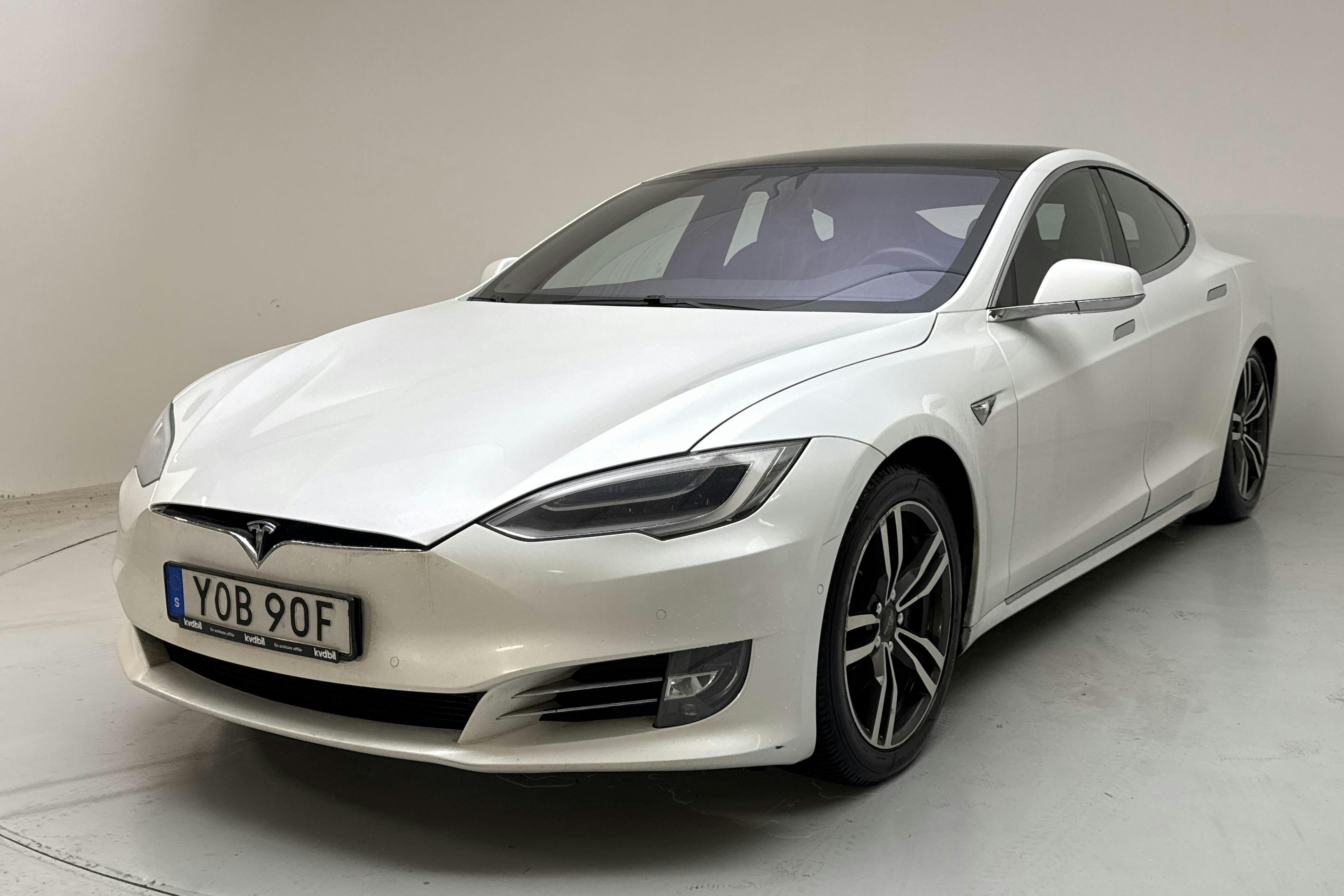 Presentationsfoto 1 av 18: Tesla Model S Dual Motor Long Range AWD - 23 710 mil - Automat - vit - 2020