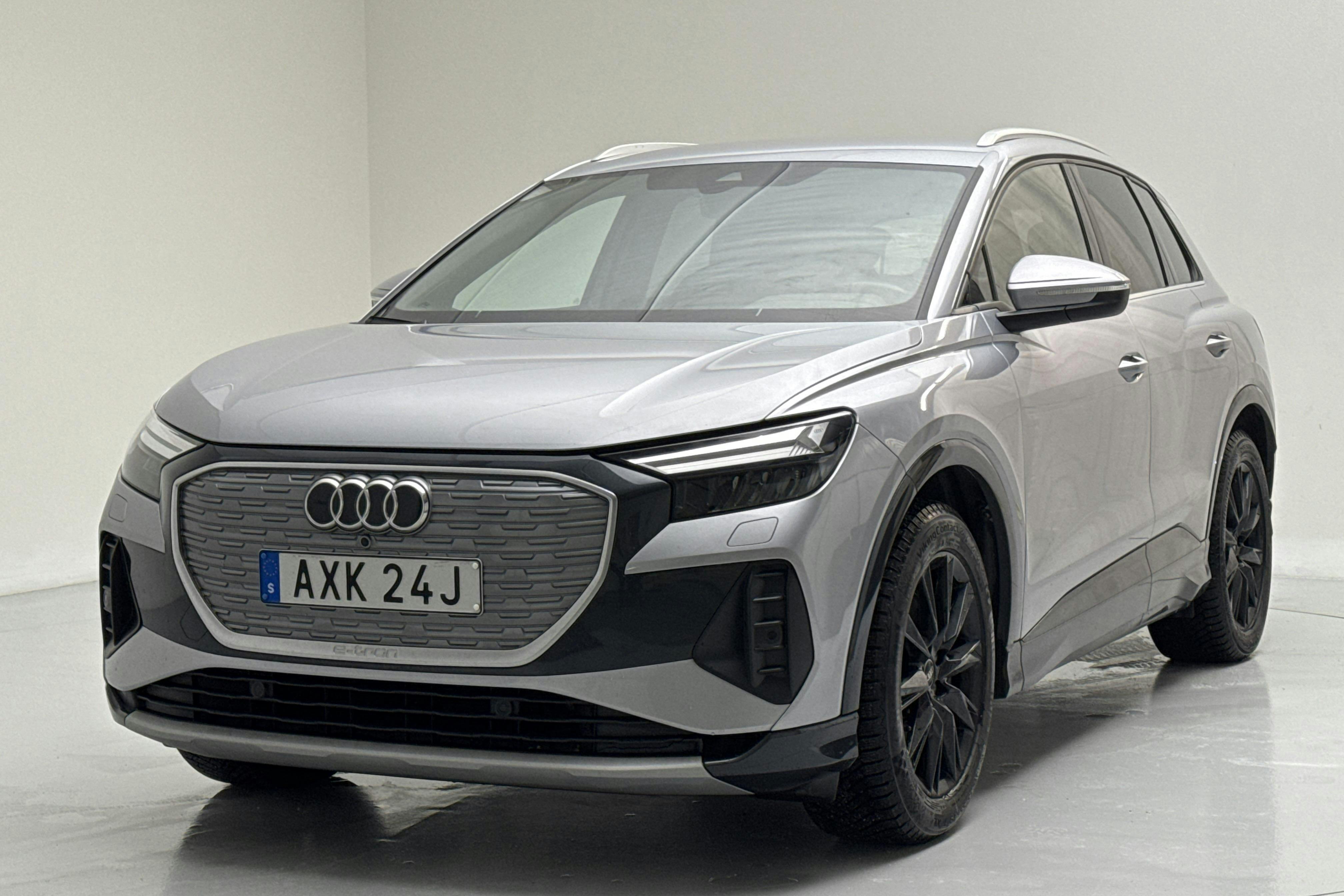 Presentationsfoto 1 av 17: Audi Q4 40 e-tron 77kWh (204hk) - 8 928 mil - Automat - silver - 2022