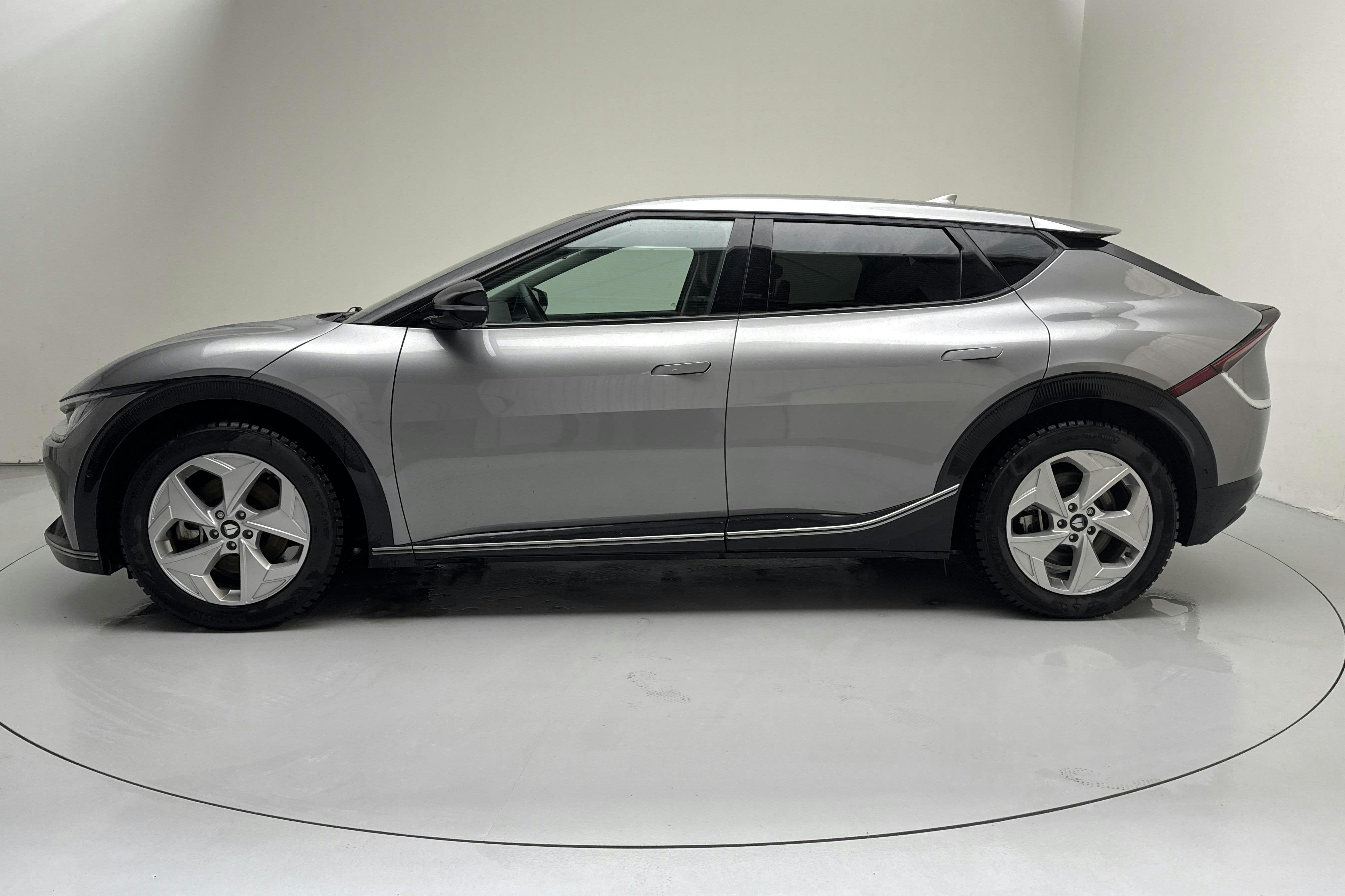 Presentation photo 2 of 17: KIA EV6 RWD (228hk) - 58 510 km - Automatic - gray - 2023