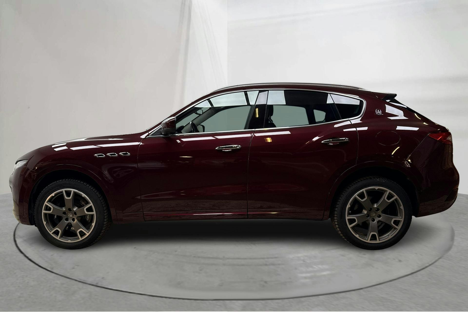 Präsentationsfoto 2 von 19: Maserati Levante S (430hk) - 162 480 Kilometer - Verkaufsautomat - Rote Farbe - 2017