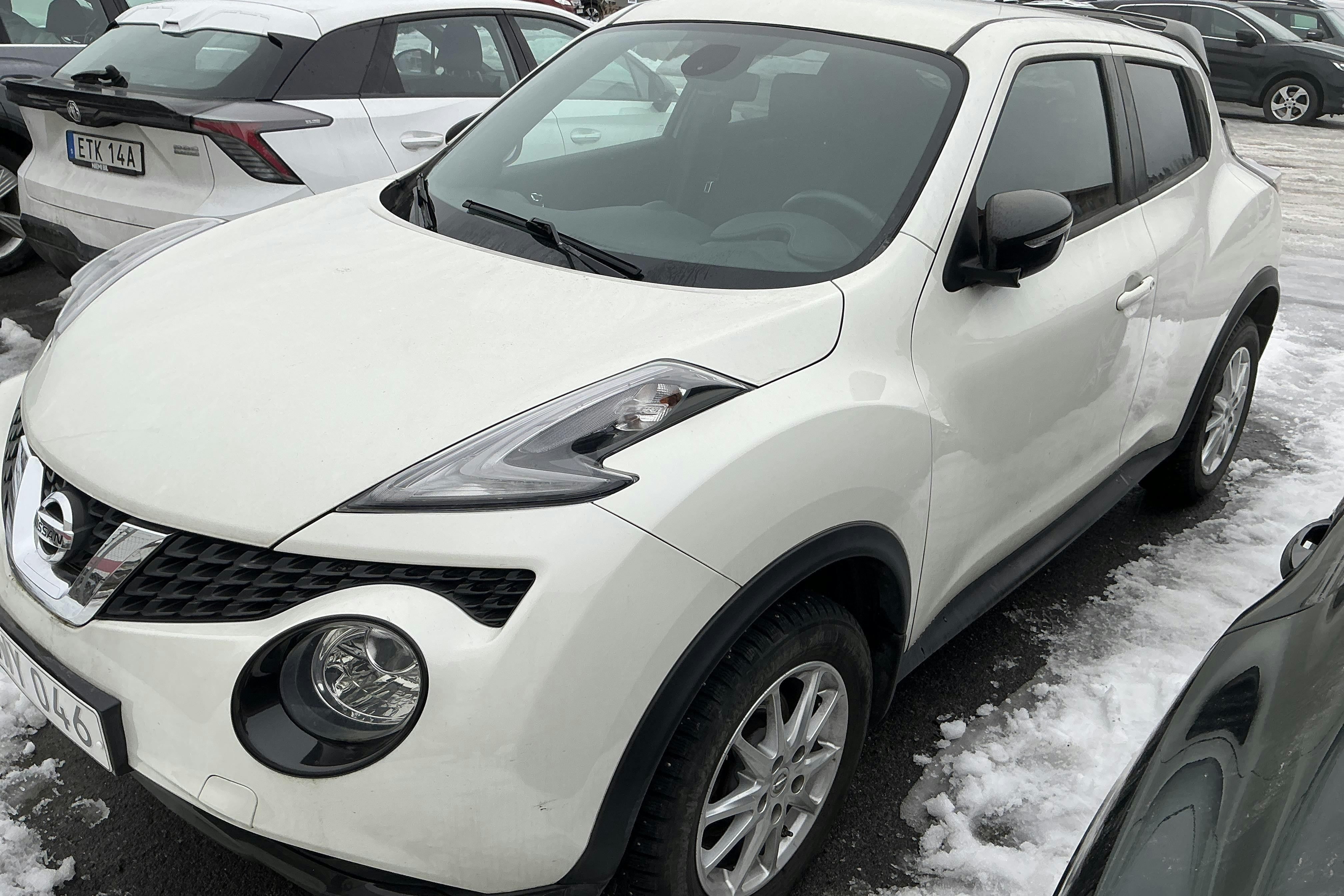 Präsentationsfoto 1 von 14: Nissan Juke 1.2 DIG-T (115hk) - 25 280 Kilometer - Handbuch - Weiß - 2016