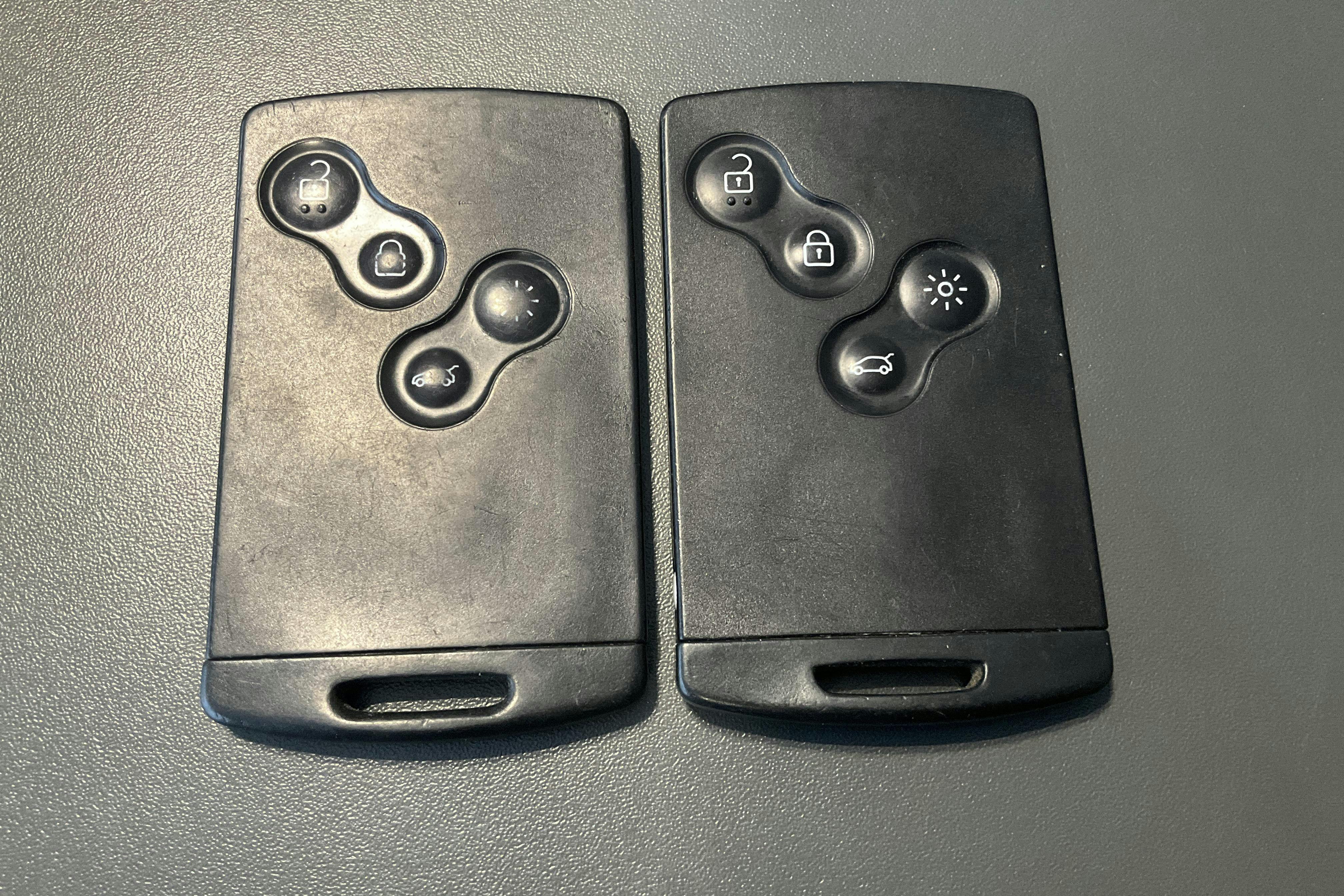 Presentation photo 15 of 15: Renault Mégane 1.6 dCi Sport Tourer (130hk) - 140 580 km - Manual - white - 2016