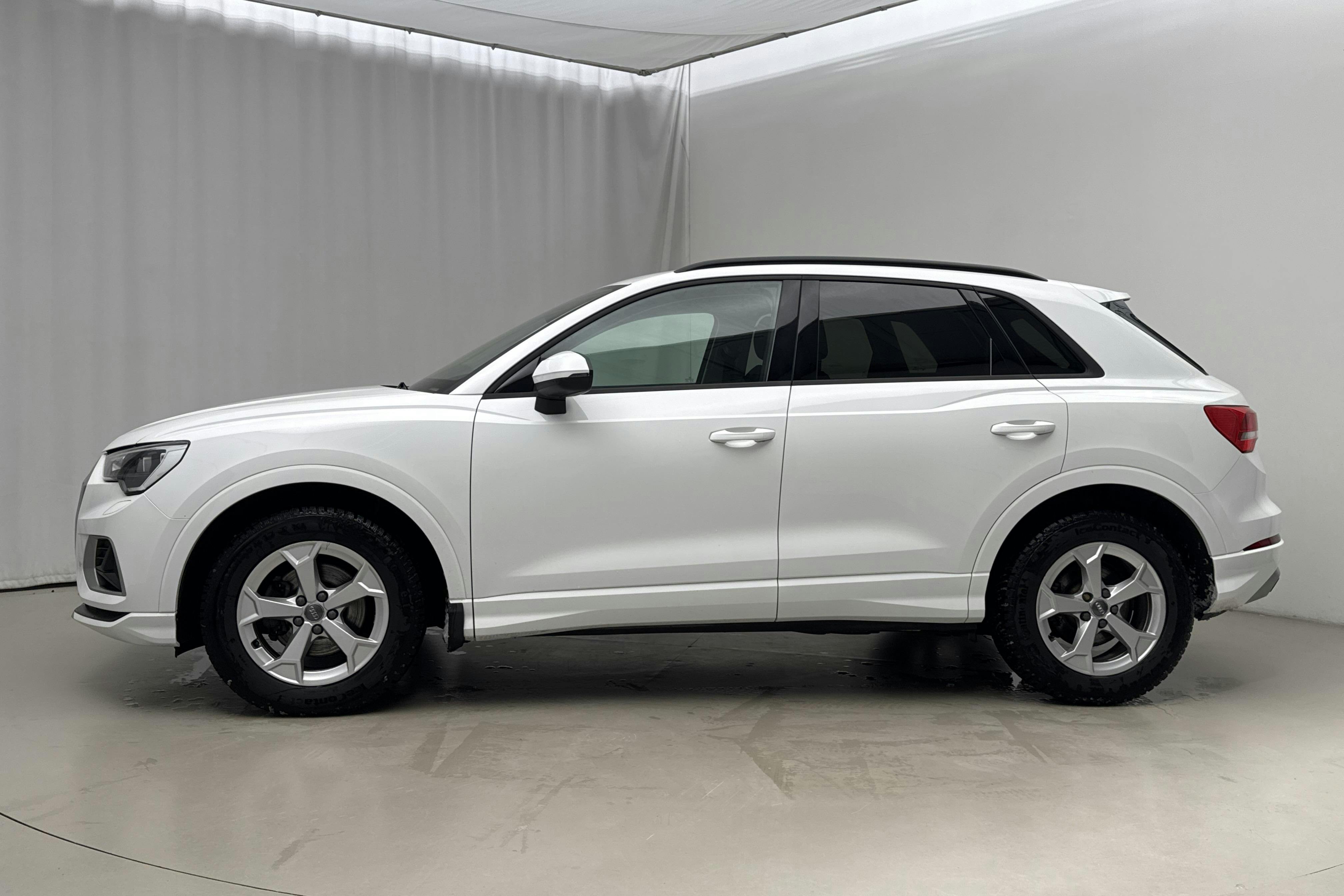 Presentationsfoto 2 av 17: Audi Q3 35 TDI (150hk) - 13 220 mil - Automat - vit - 2020