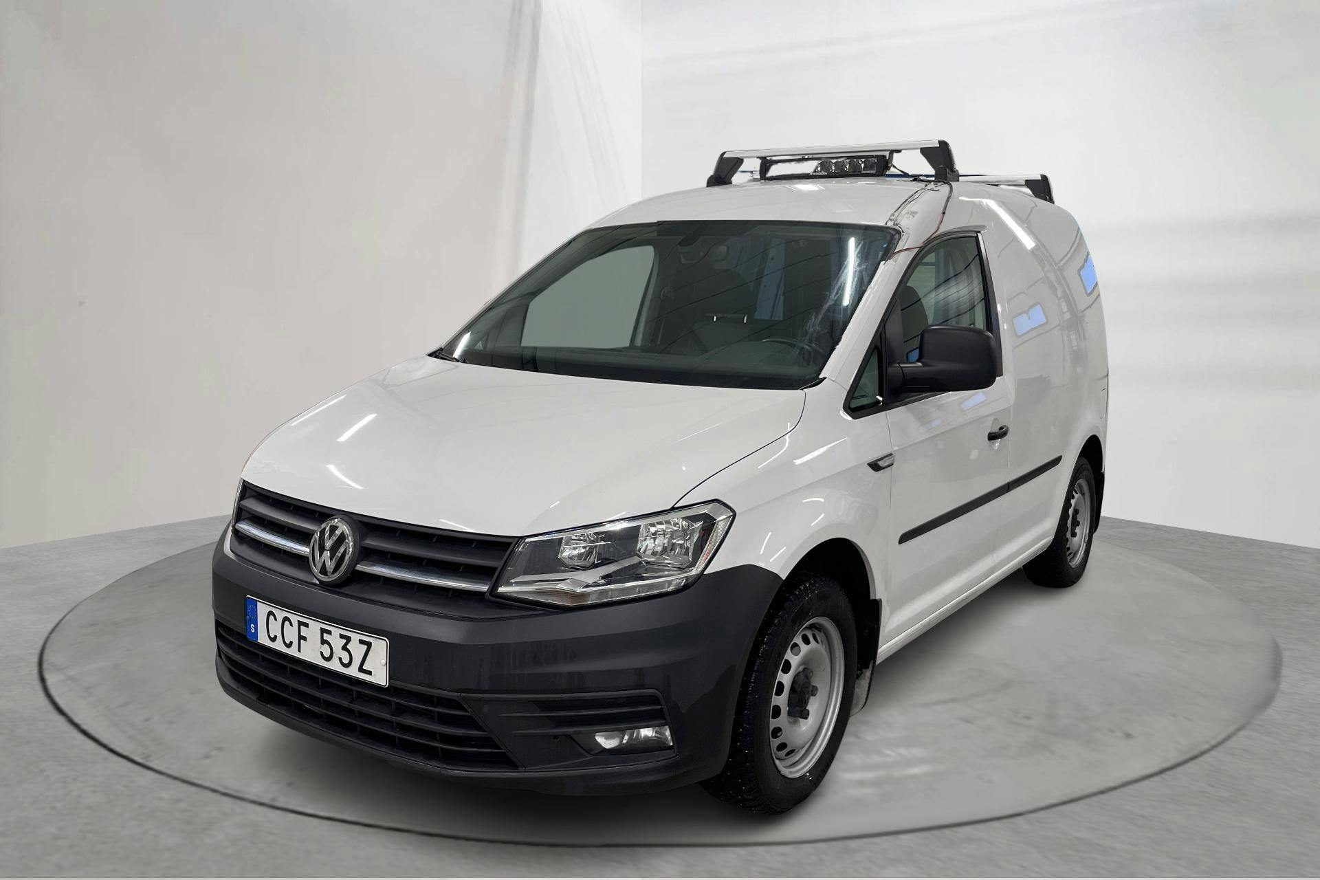 Presentationsfoto 1 av 16: VW Caddy 2.0 TDI Skåp (75hk) - 5 511 mil - Manuell - vit - 2020