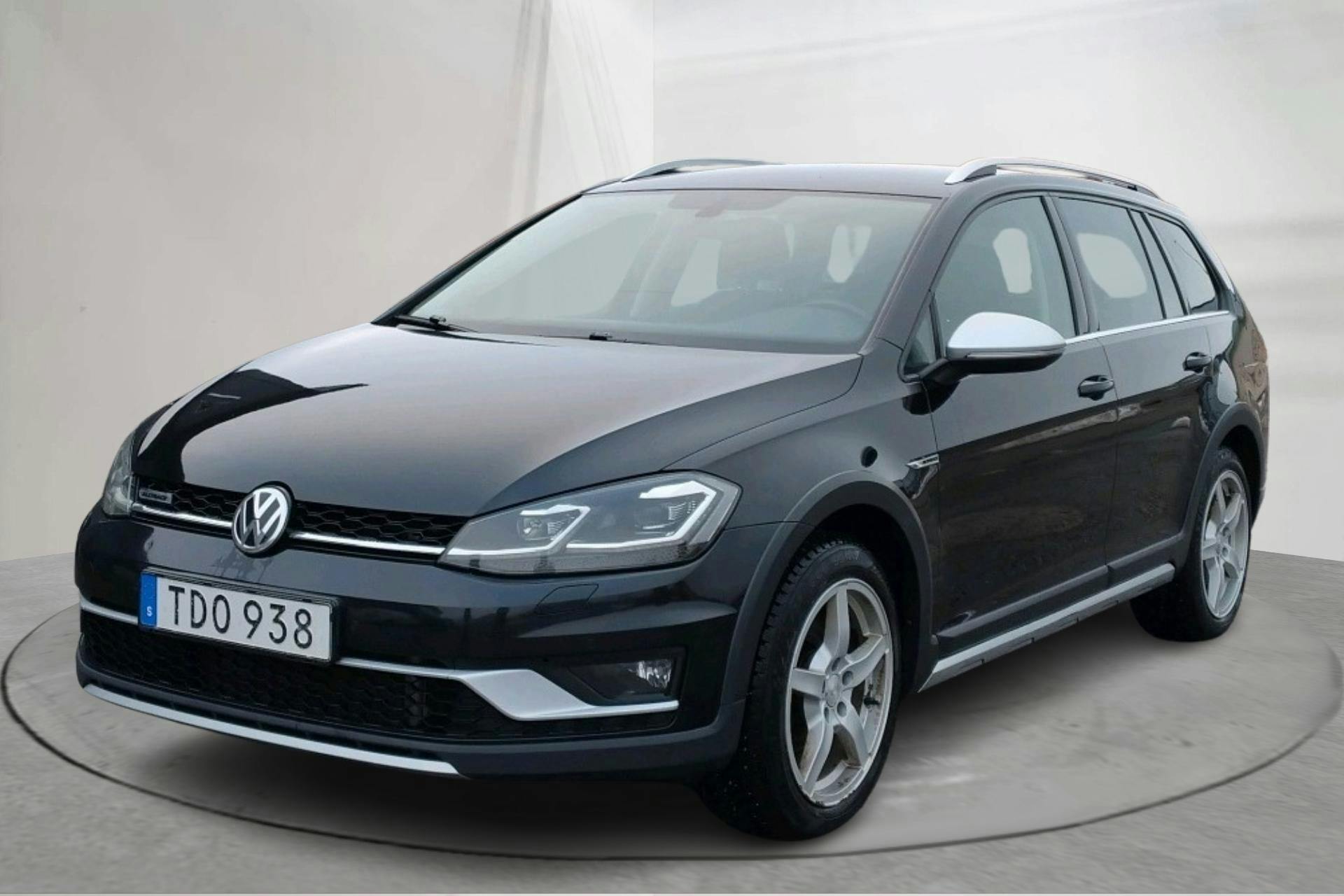 Presentationsfoto 1 av 15: VW Golf Alltrack 2.0 TDI 4Motion (184hk) - 19 744 mil - Automat - svart - 2017