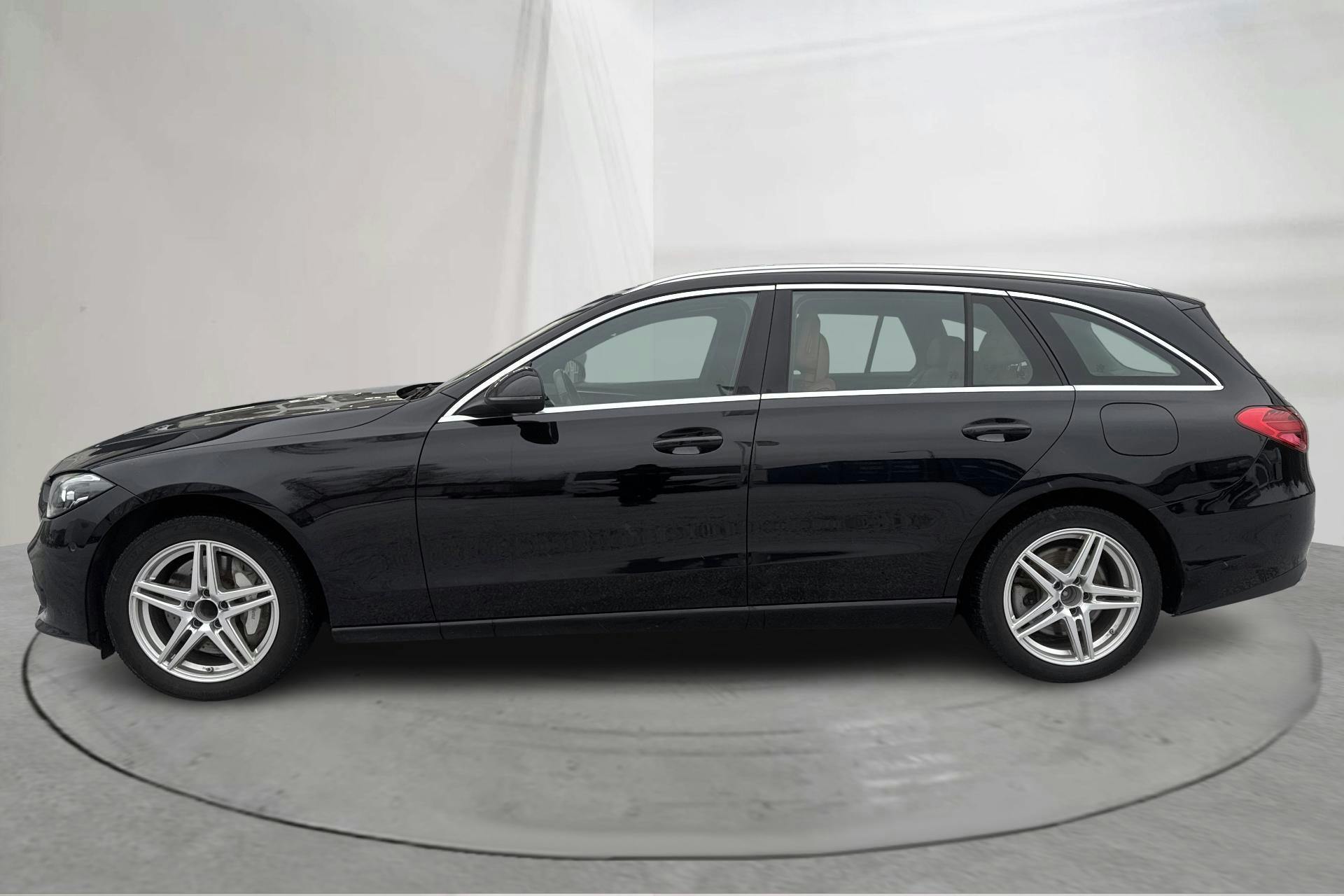 Esitlusfoto 2 aadressil 18: Mercedes C 300 e Kombi S206 (333hk) - 158 480 km - Automaatne - must - 2022