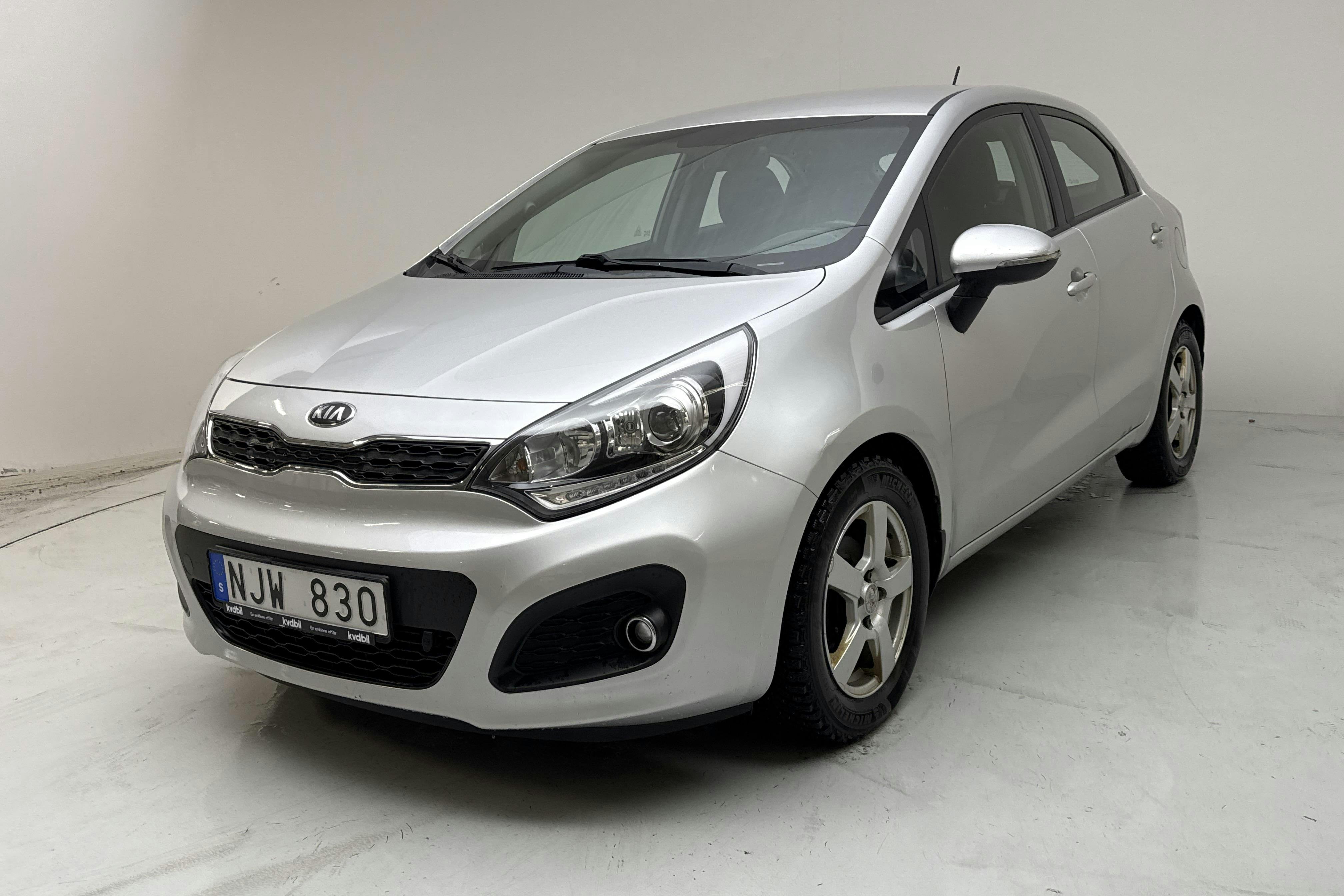 Presentationsfoto 1 av 13: KIA Rio 1.2 (85hk) - 6 490 mil - Manuell - grå - 2014