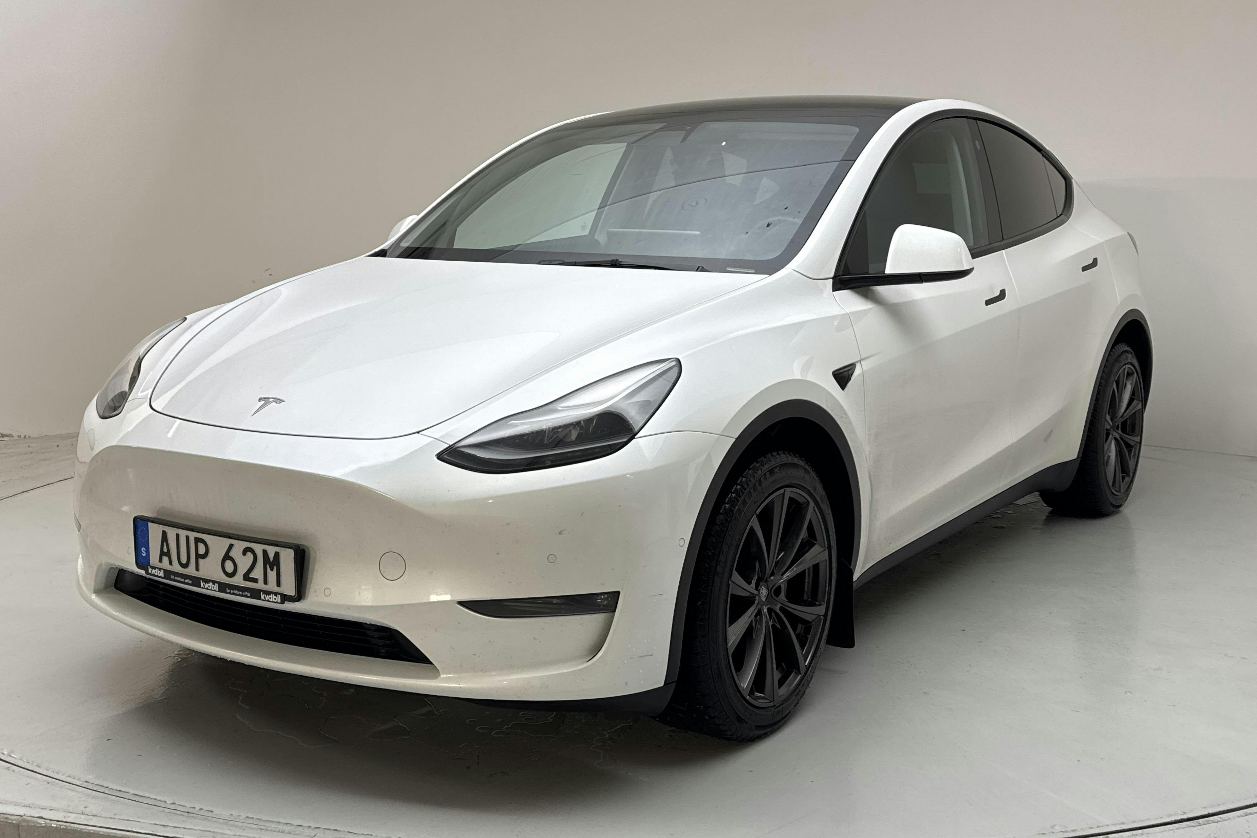 Presentation photo 1 of 19: Tesla Model Y Long Range Dual Motor AWD - 155 030 km - Automatic - white - 2022