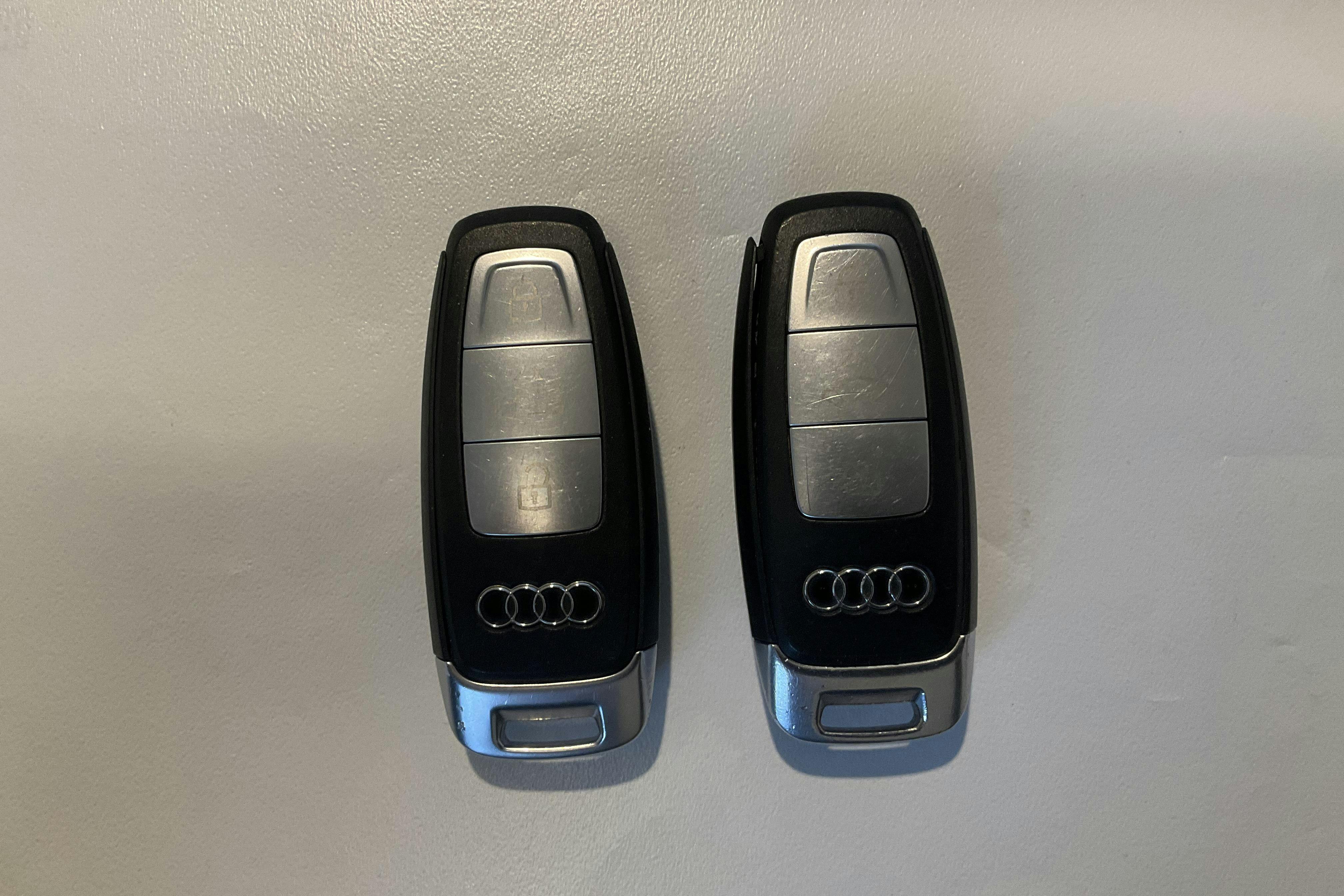 Præsentationsfoto 17 af 17: Audi Q4 45 e-tron quattro 77kWh (265hk) - 153 430 kilometer - Salgsautomat - Hvid - 2023