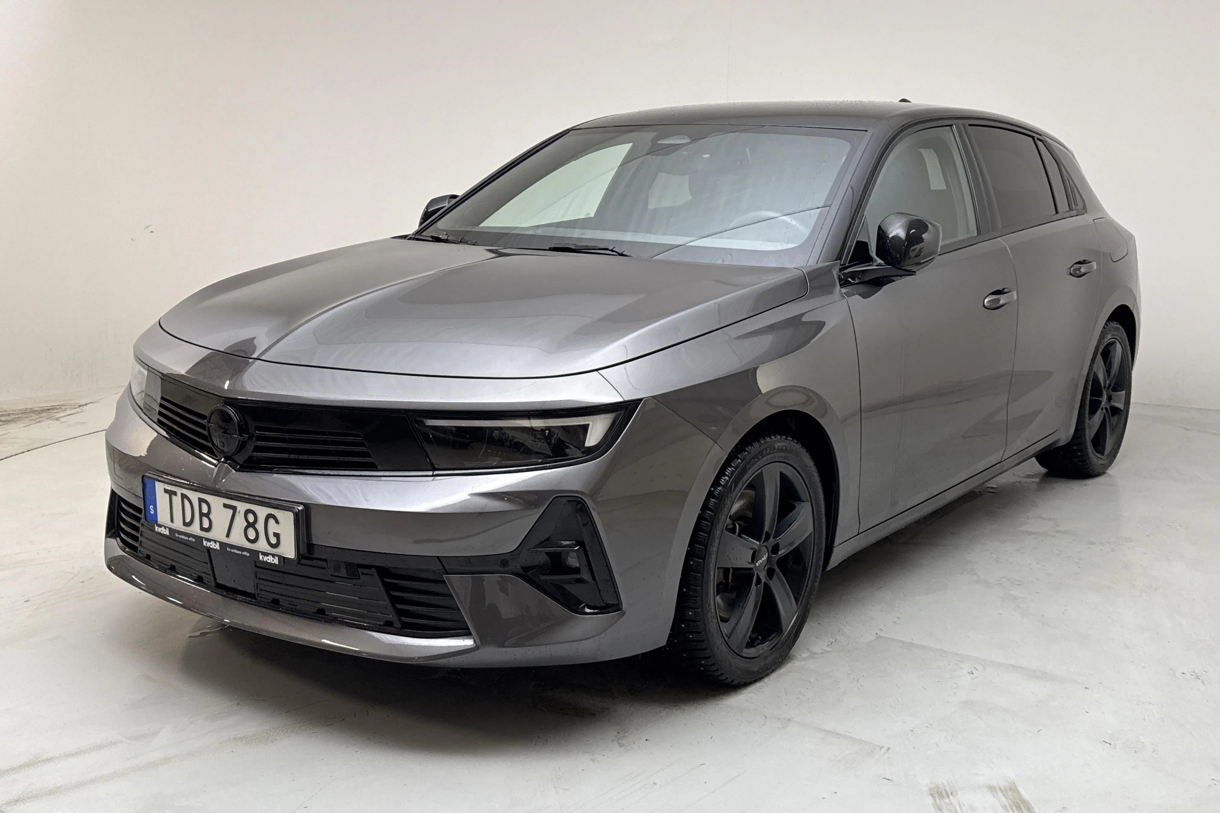 Presentation photo 1 of 15: Opel Astra Plug-In Hybrid 5dr (180hk) - 93 140 km - Automatic - gray - 2022