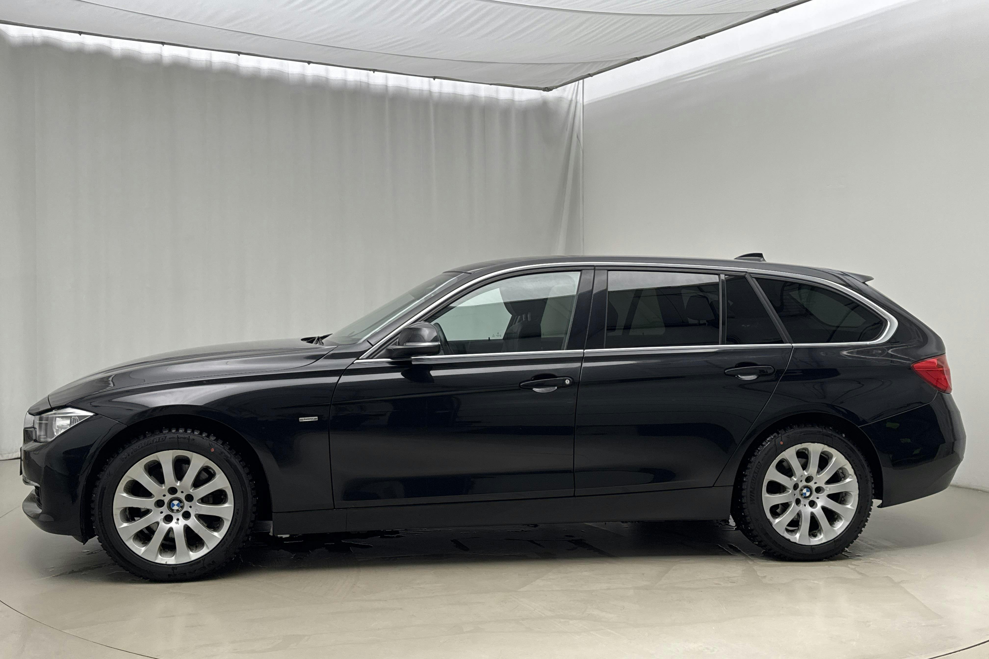 Presentation photo 2 of 15: BMW 328i xDrive Touring, F31 (245hk) - 101 860 km - Automatic - black - 2014