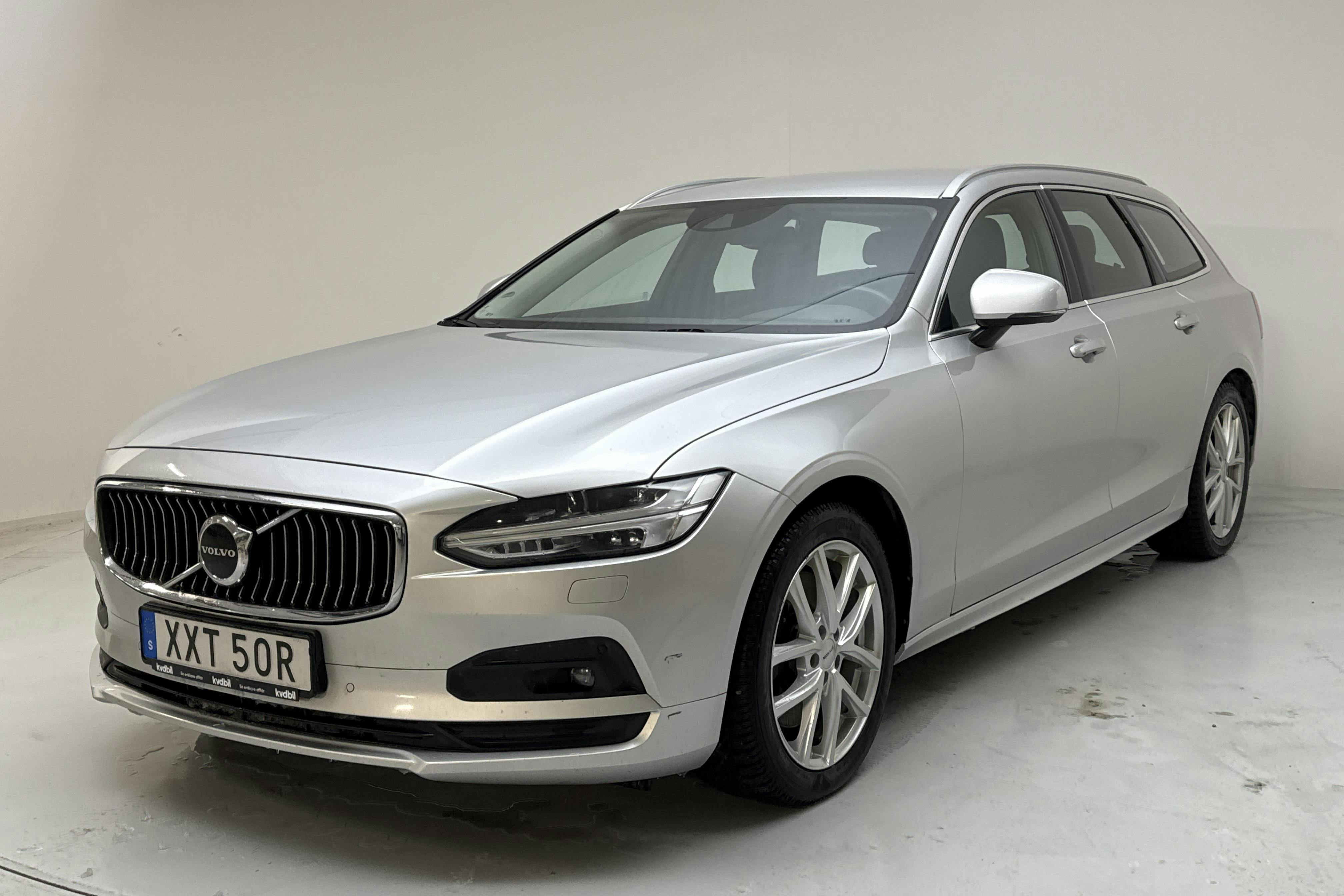 Presentation photo 1 of 15: Volvo V90 B4 Mildhybrid, Diesel (190hk) - 220 570 km - Automatic - silver - 2021