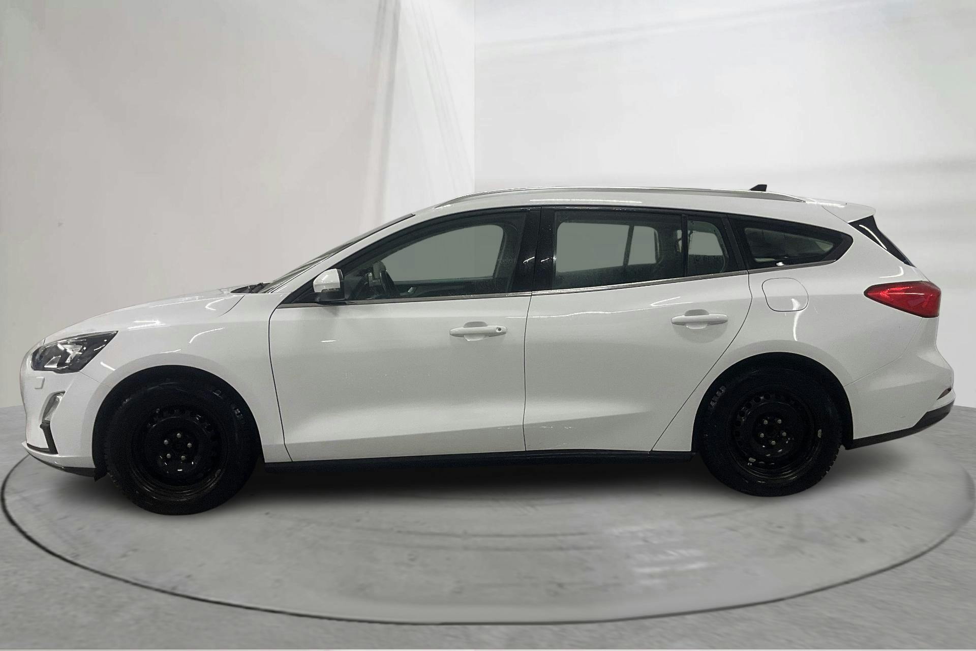 Præsentationsfoto 2 af 19: Ford Focus 1.5 TDCi Kombi (120hk) - 30 050 kilometer - Manuel - Hvid - 2021