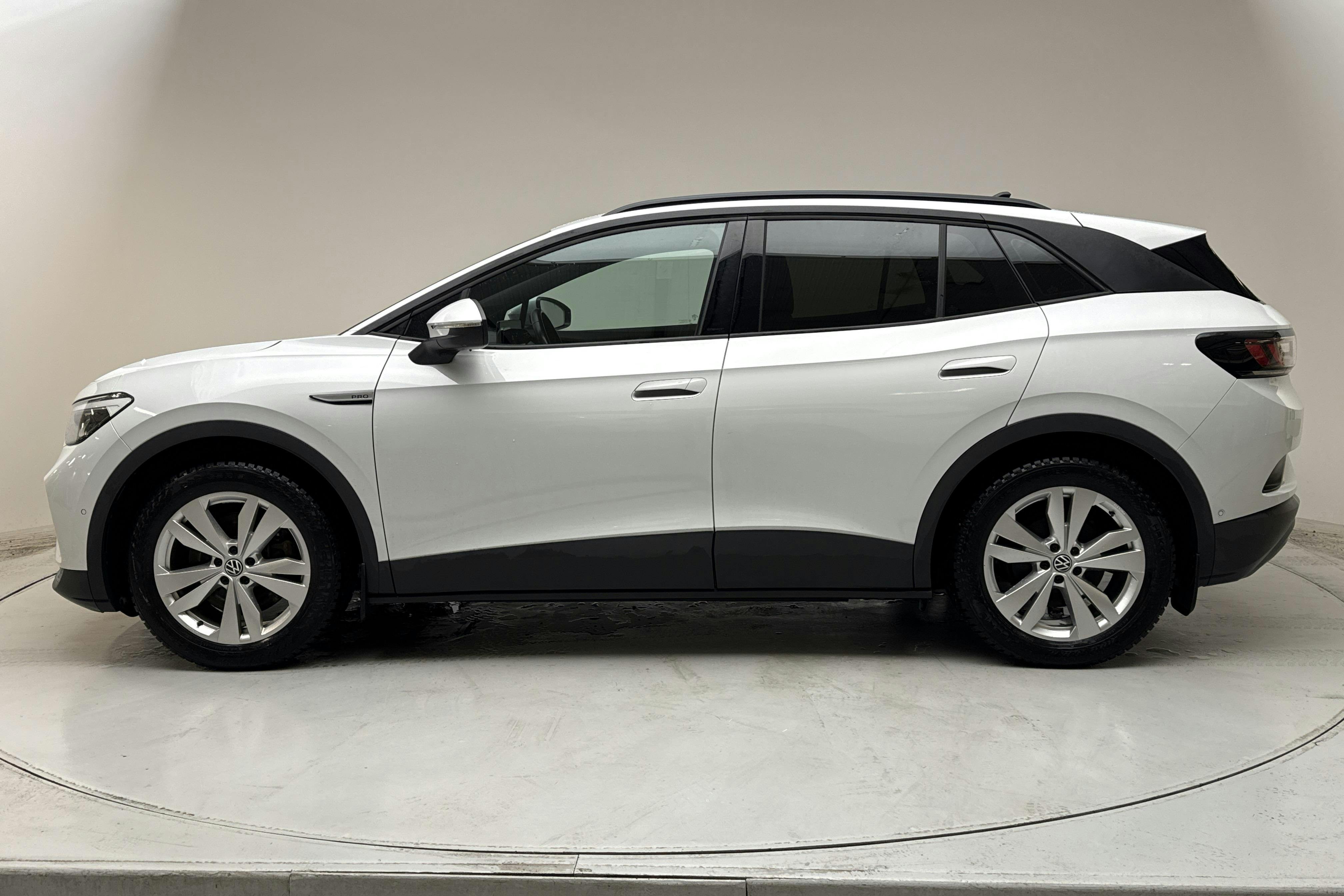 Presentationsfoto 2 av 17: VW ID.4 77kWh (204hk) - 6 845 mil - Automat - vit - 2023