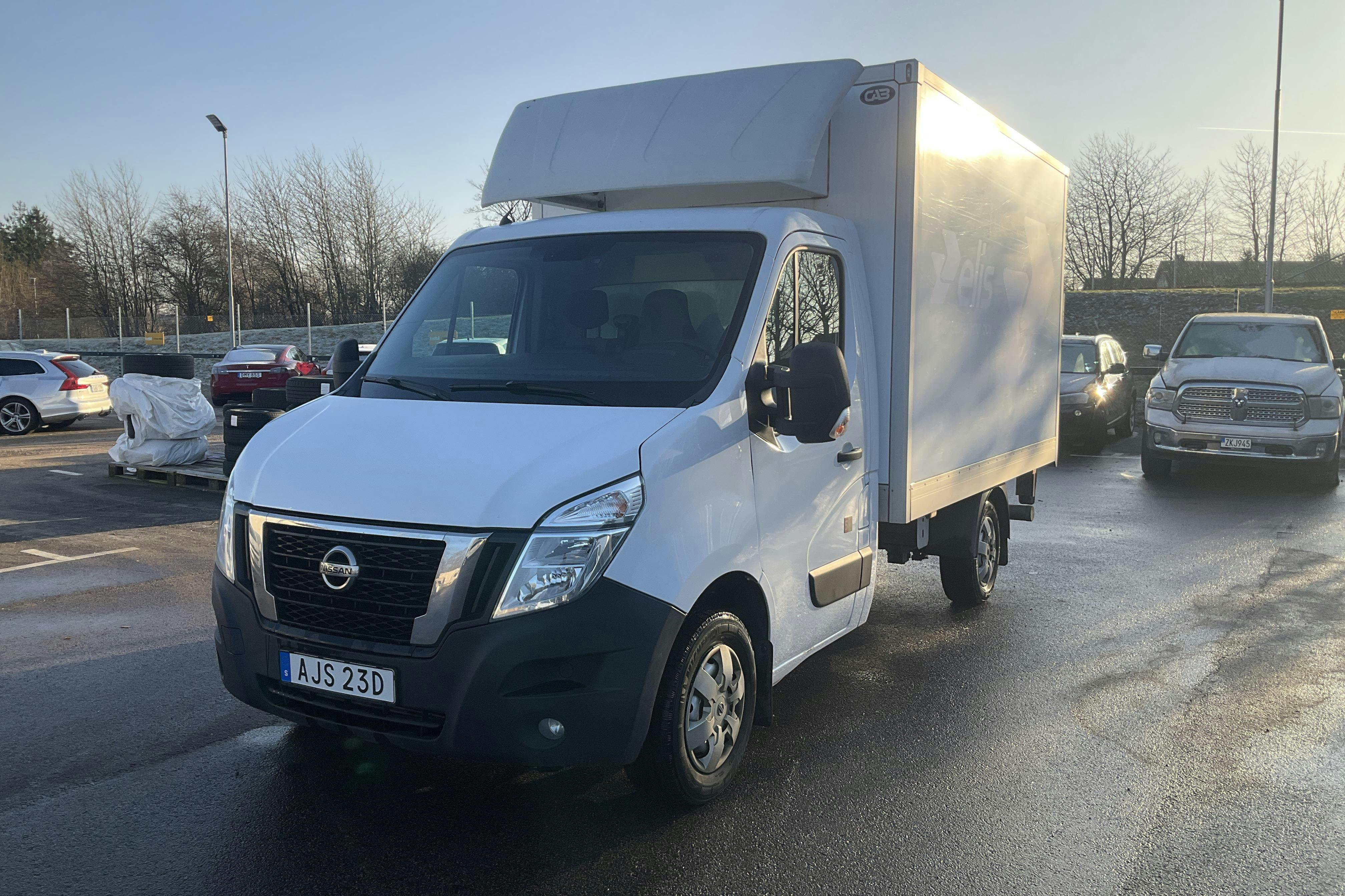 Presentationsfoto 1 av 16: Nissan NV400 2.3 dCi 2WD (180hk) - 12 925 mil - Automat - vit - 2021