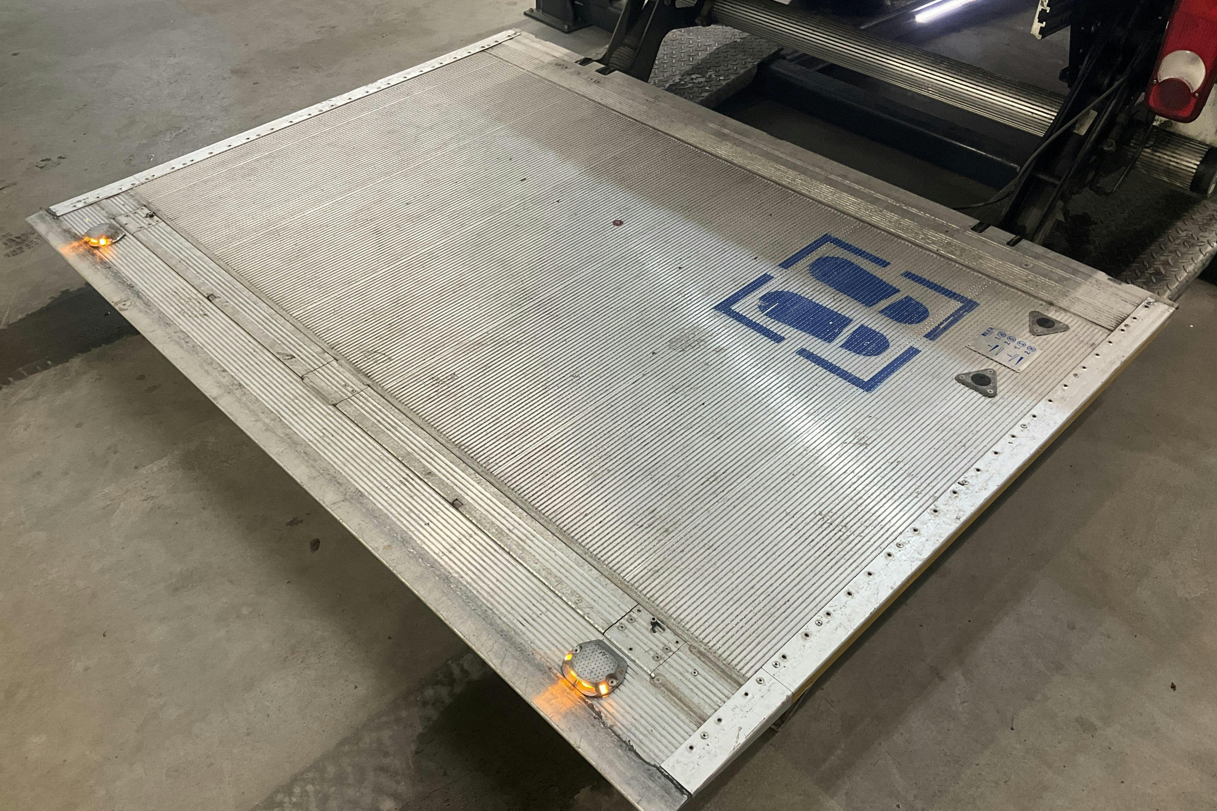 Presentationsfoto 16 av 16: Nissan NV400 2.3 dCi 2WD (180hk) - 12 925 mil - Automat - vit - 2021