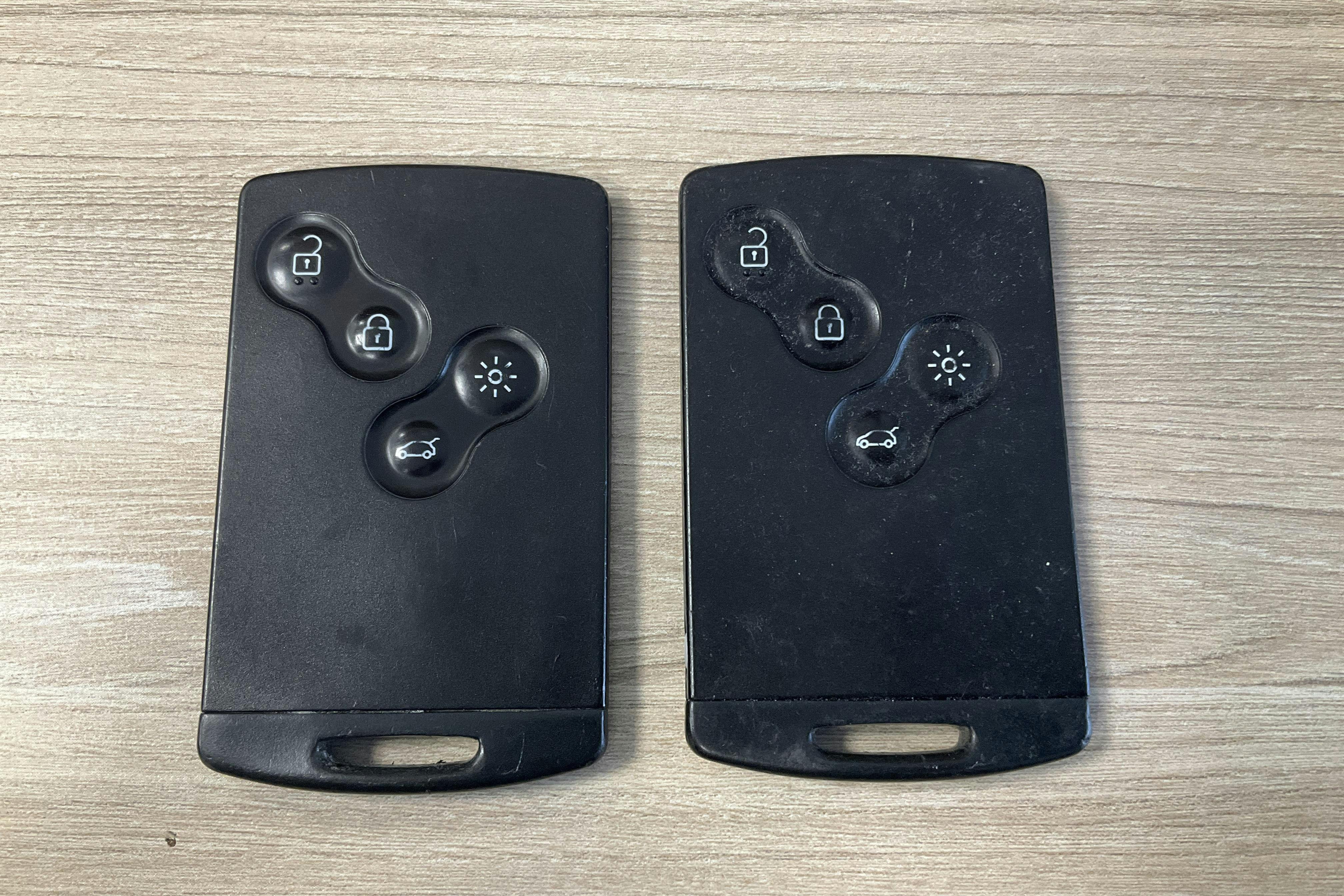 Presentation photo 14 of 14: Renault Clio IV 0.9 TCe 90 Sports Tourer (90hk) - 108 940 km - Manual - white - 2014