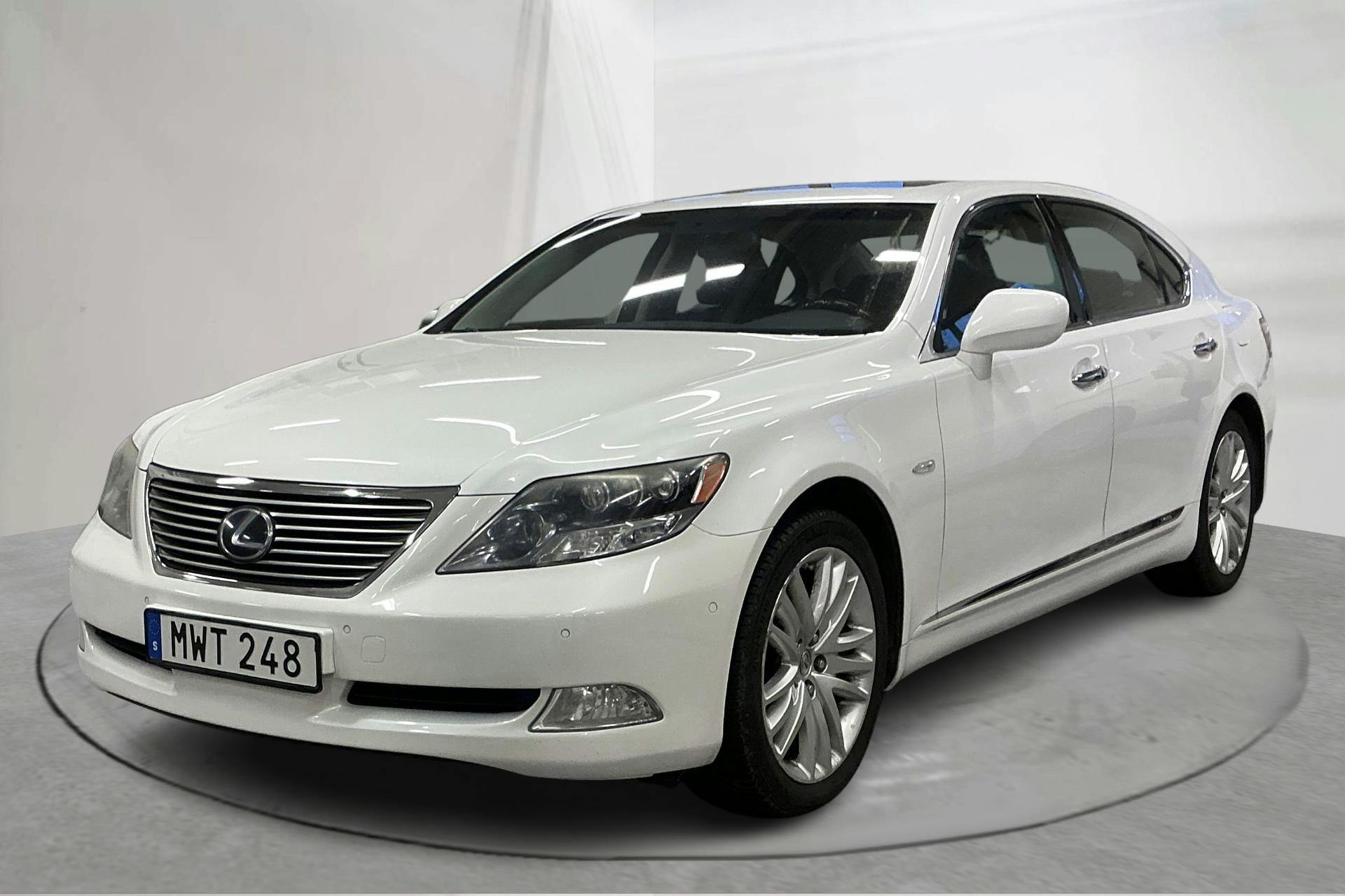 Presentationsfoto 1 av 23: Lexus LS 600h (445hk) - 24 765 mil - Automat - vit - 2008