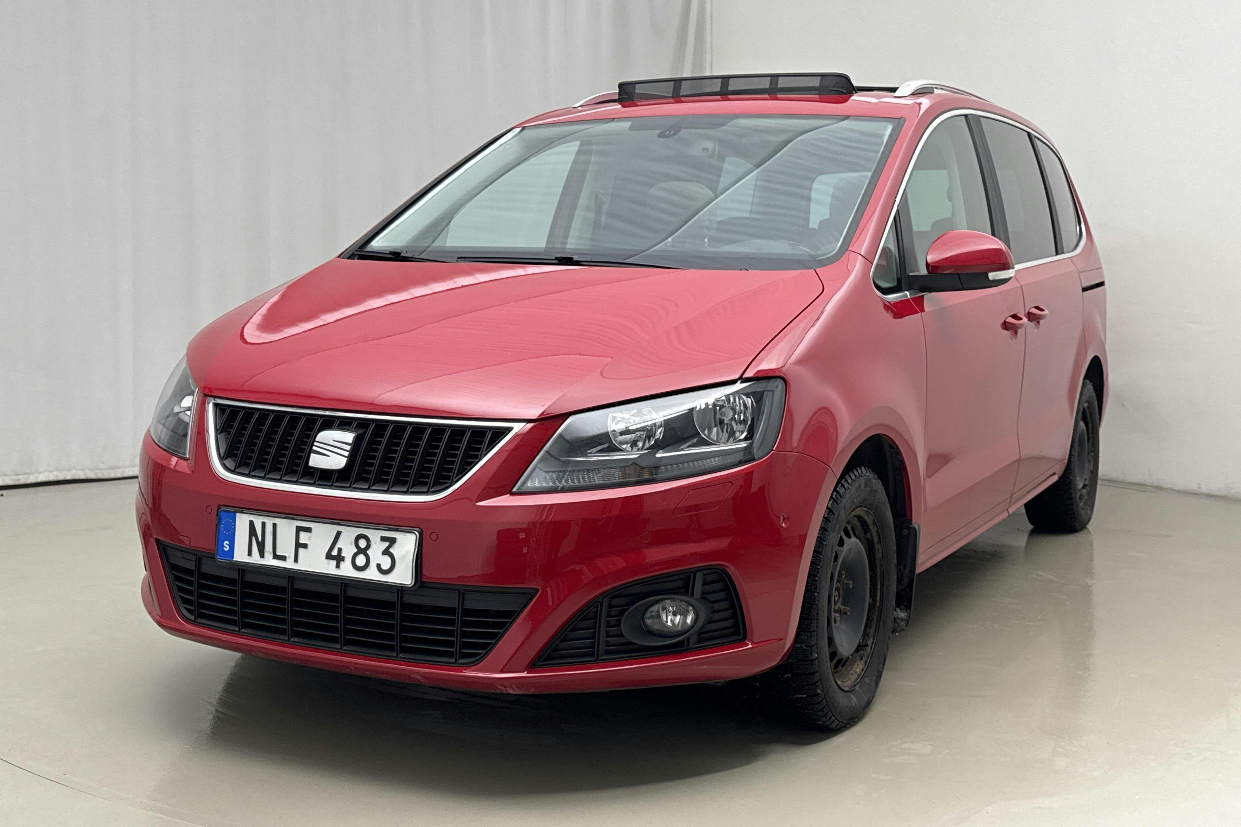 Presentationsfoto 1 av 20: Seat Alhambra 1.4 TSI Ecomotive (150hk) - 14 941 mil - Manuell - röd - 2015