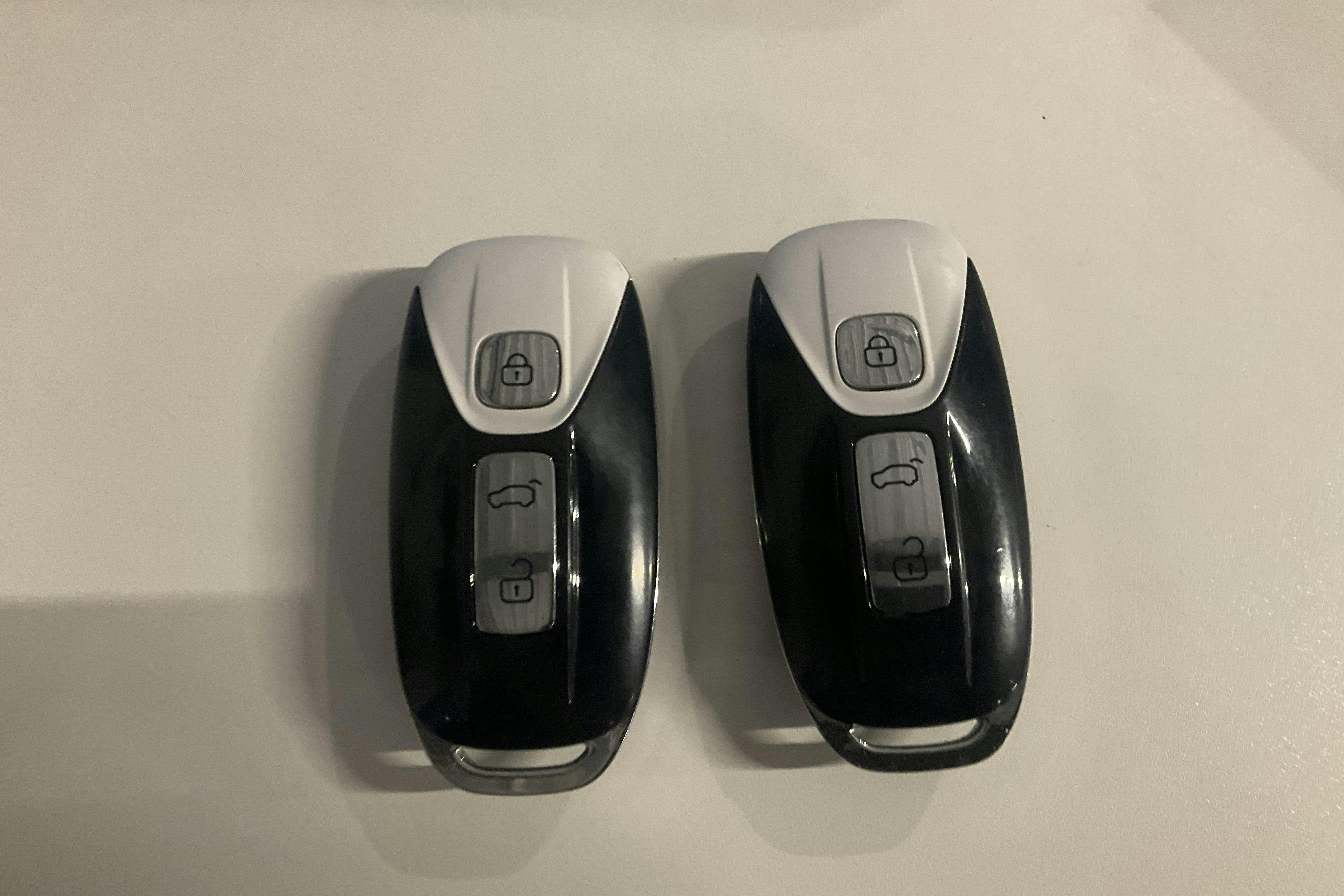 Presentation photo 22 of 22: Aiways U5 63kWh (204hk) - 55 930 km - Automatic - Dark Red - 2022