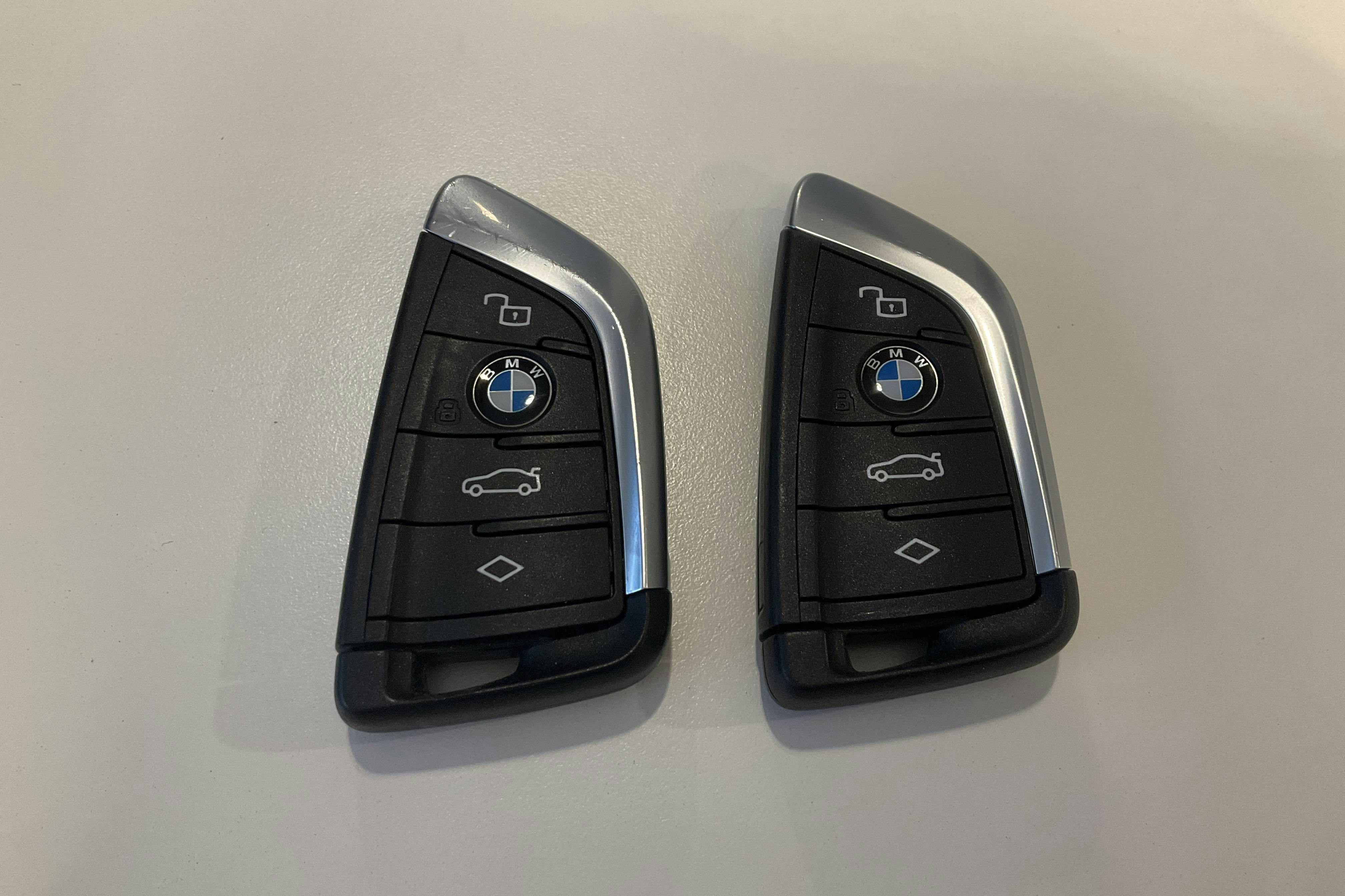 Präsentationsfoto 23 von 23: BMW X3 xDrive30e, G01 LCI (292hk) - 26 410 Kilometer - Verkaufsautomat - Schwarz - 2024