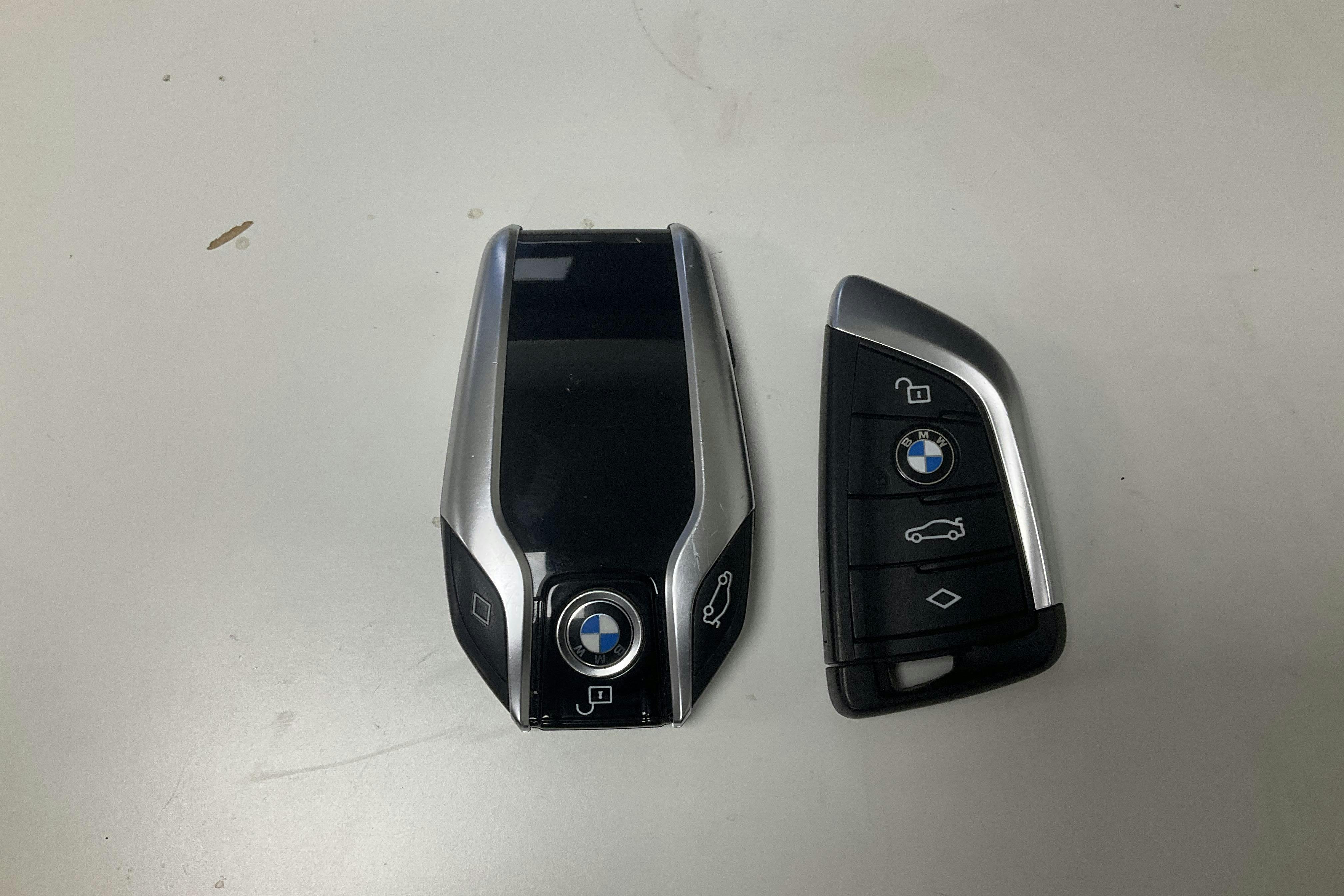 Präsentationsfoto 23 von 23: BMW 520d xDrive Touring, G31 LCI (190hk+11hk) - 98 350 Kilometer - Verkaufsautomat - Weiß - 2021