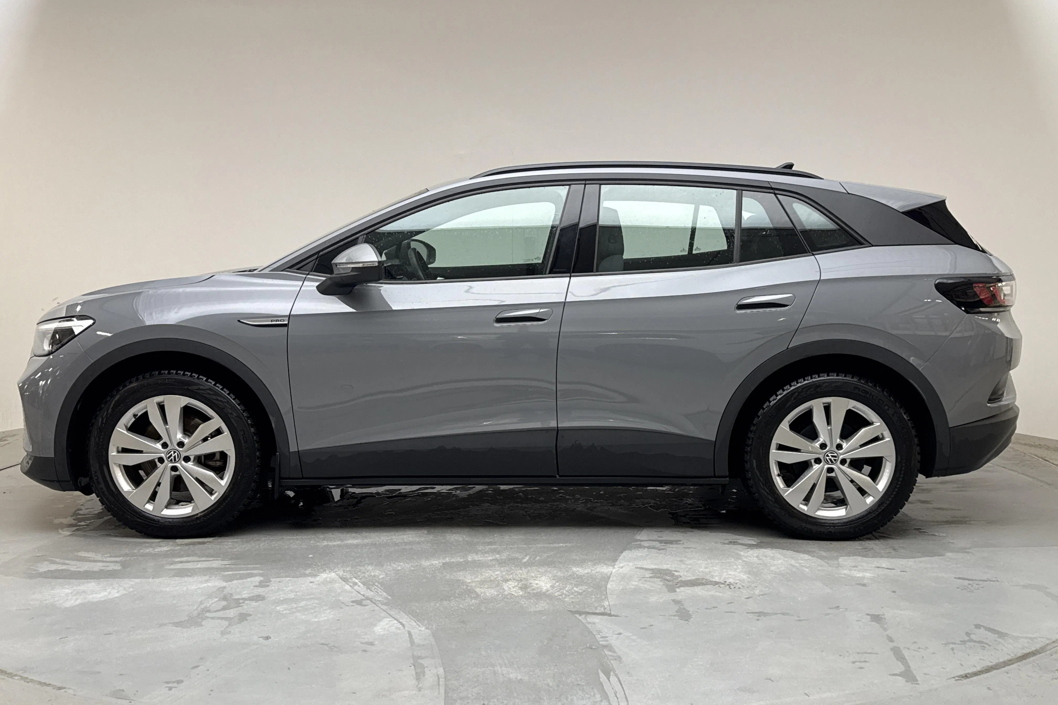 Presentation photo 2 of 16: VW ID.4 77kWh (204hk) - 30 520 km - Automatic - gray - 2022