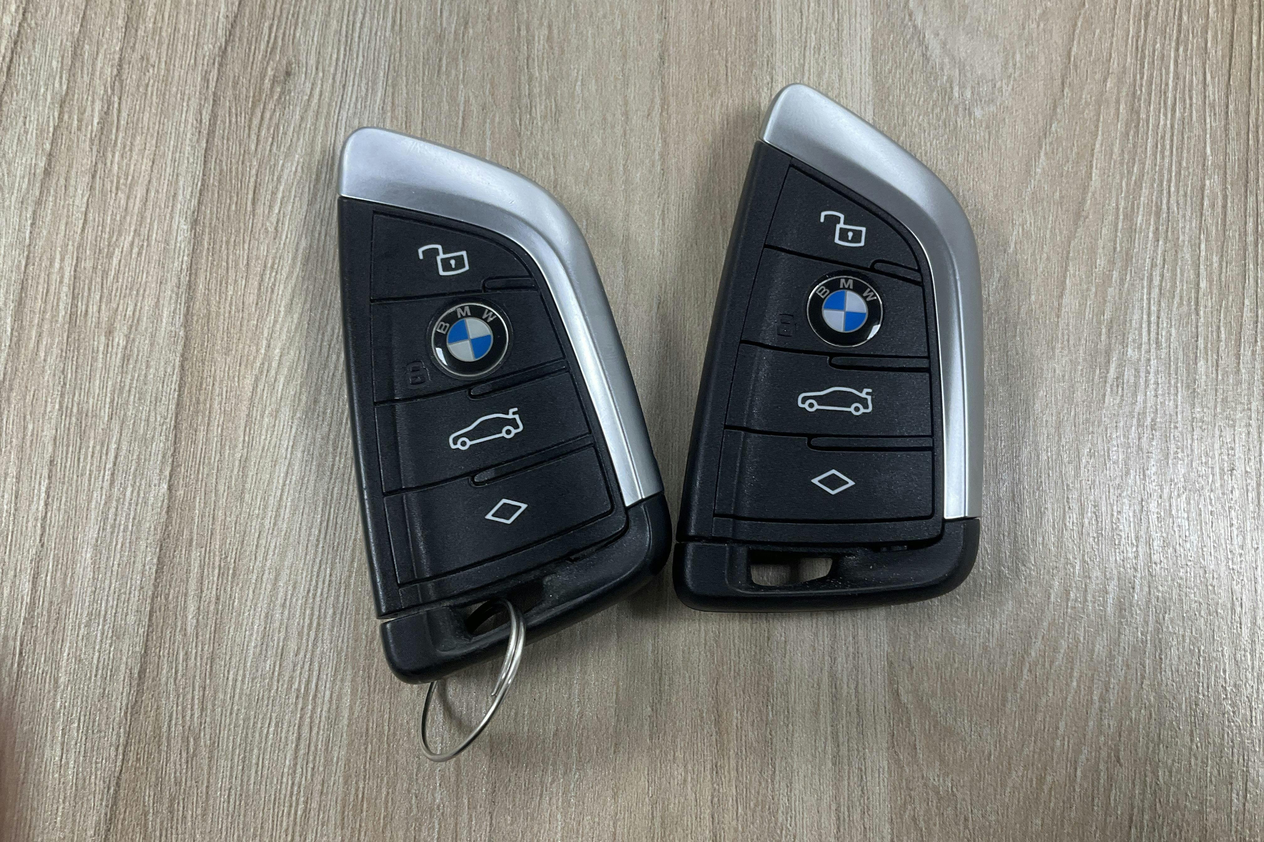 Esittelykuva 24 osoitteesta 24: BMW 320d xDrive Touring LCI, G21 (190hk) - 145 310 km - Automaattinen - harmaa - 2023