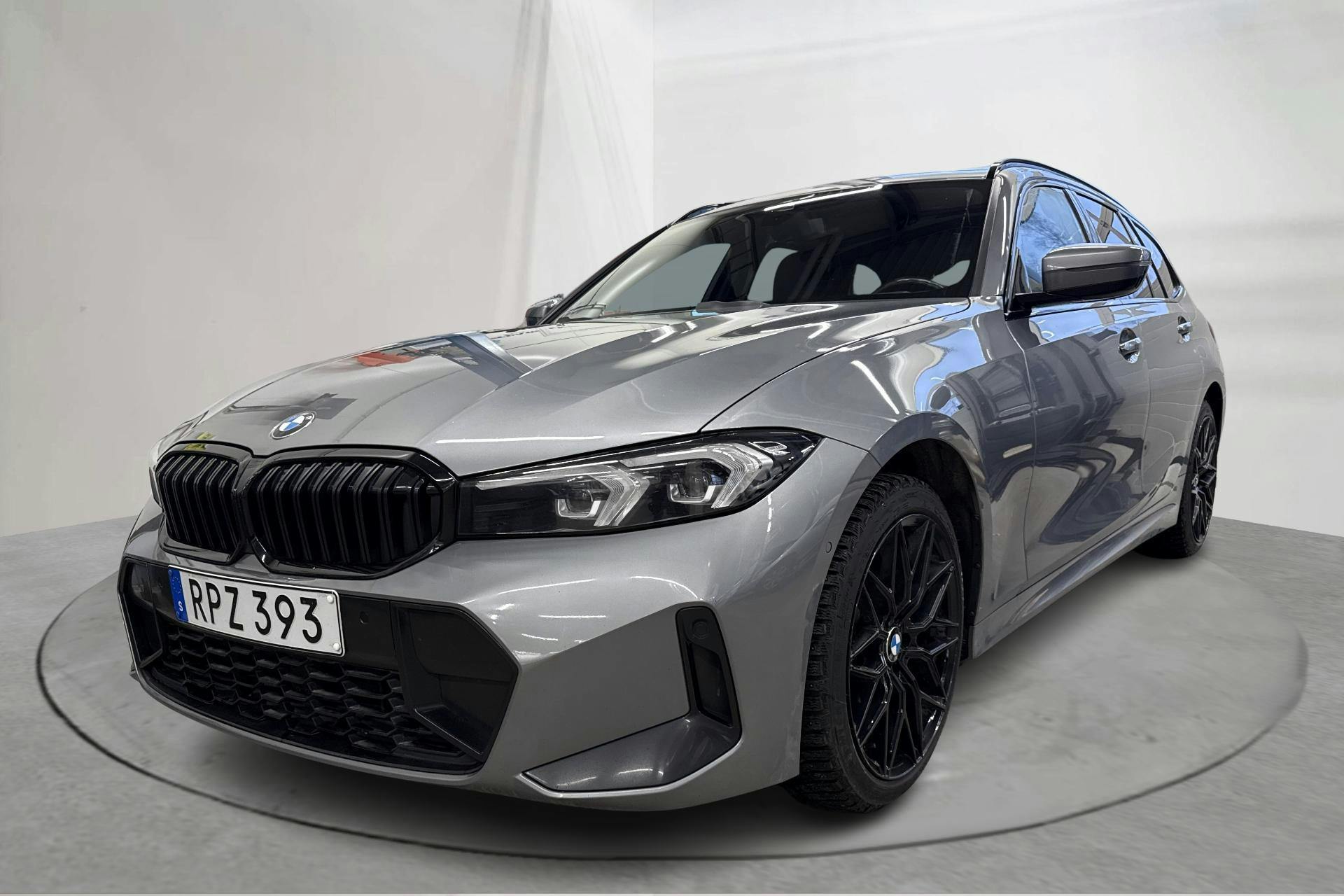 Esittelykuva 1 osoitteesta 24: BMW 320d xDrive Touring LCI, G21 (190hk) - 145 310 km - Automaattinen - harmaa - 2023