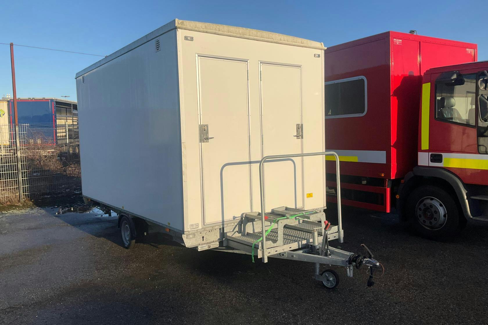 Presentationsfoto 2 av 21: SCANVOGN manskapsvagn 420 - 0 km - vit - 2021