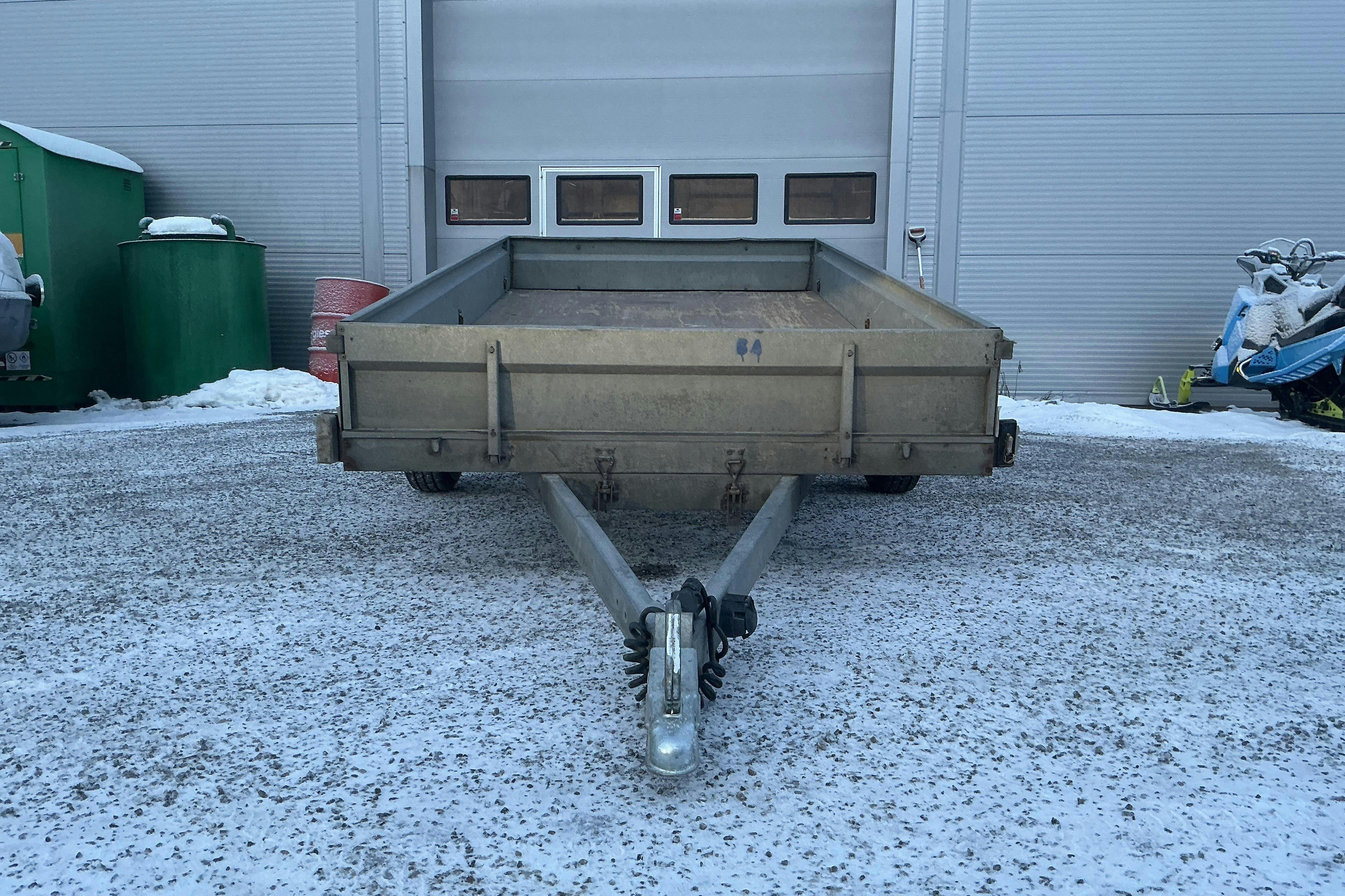 Presentationsfoto 2 av 11: Caravan 1400L Släpvagn med tippfunktion (Rep.Objekt) - 0 km - Light Grey - 2007