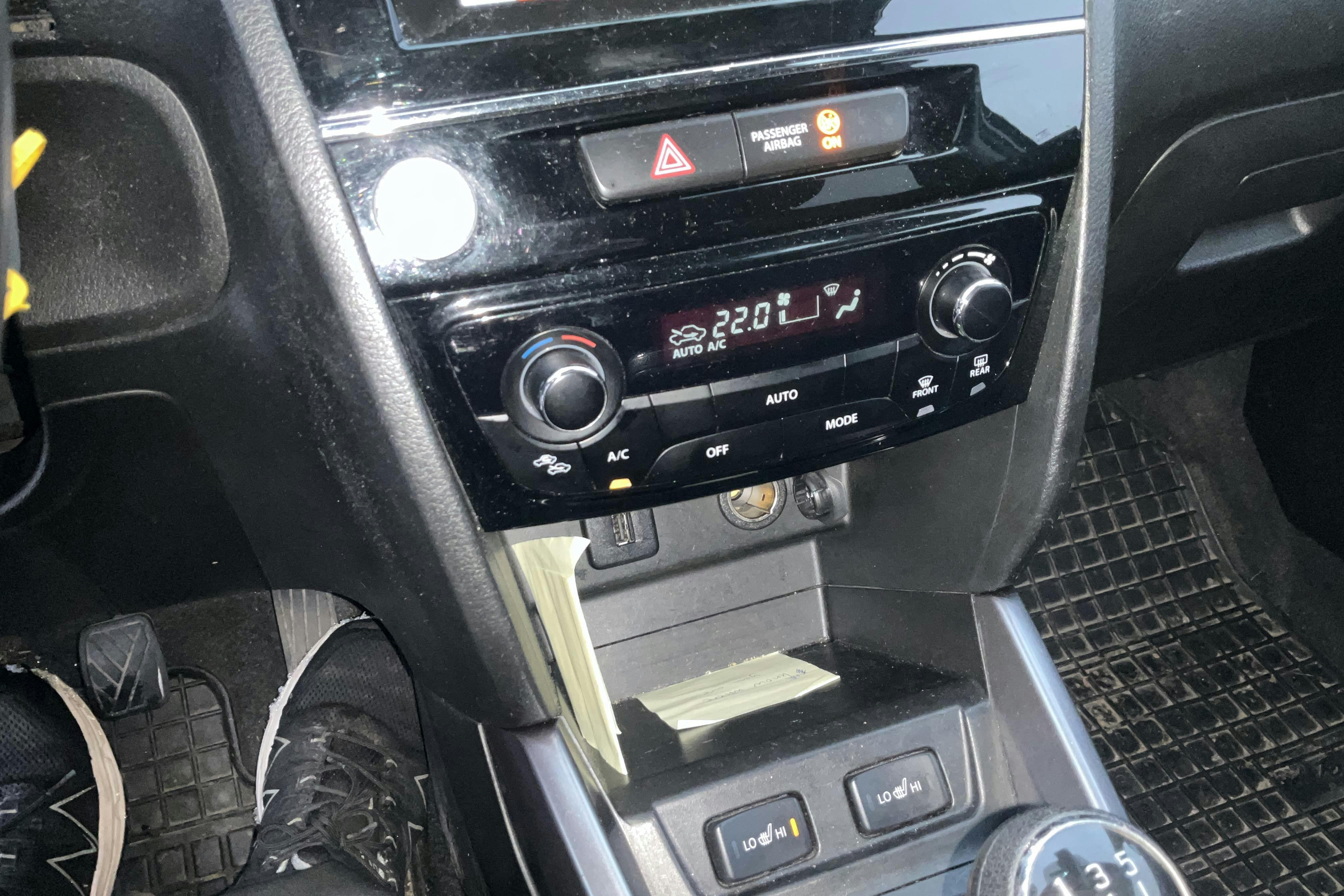 Presentation photo 18 of 18: Suzuki Vitara 1.0 Allgrip 4x4 (112hk) - 130 680 km - Manual - silver - 2019