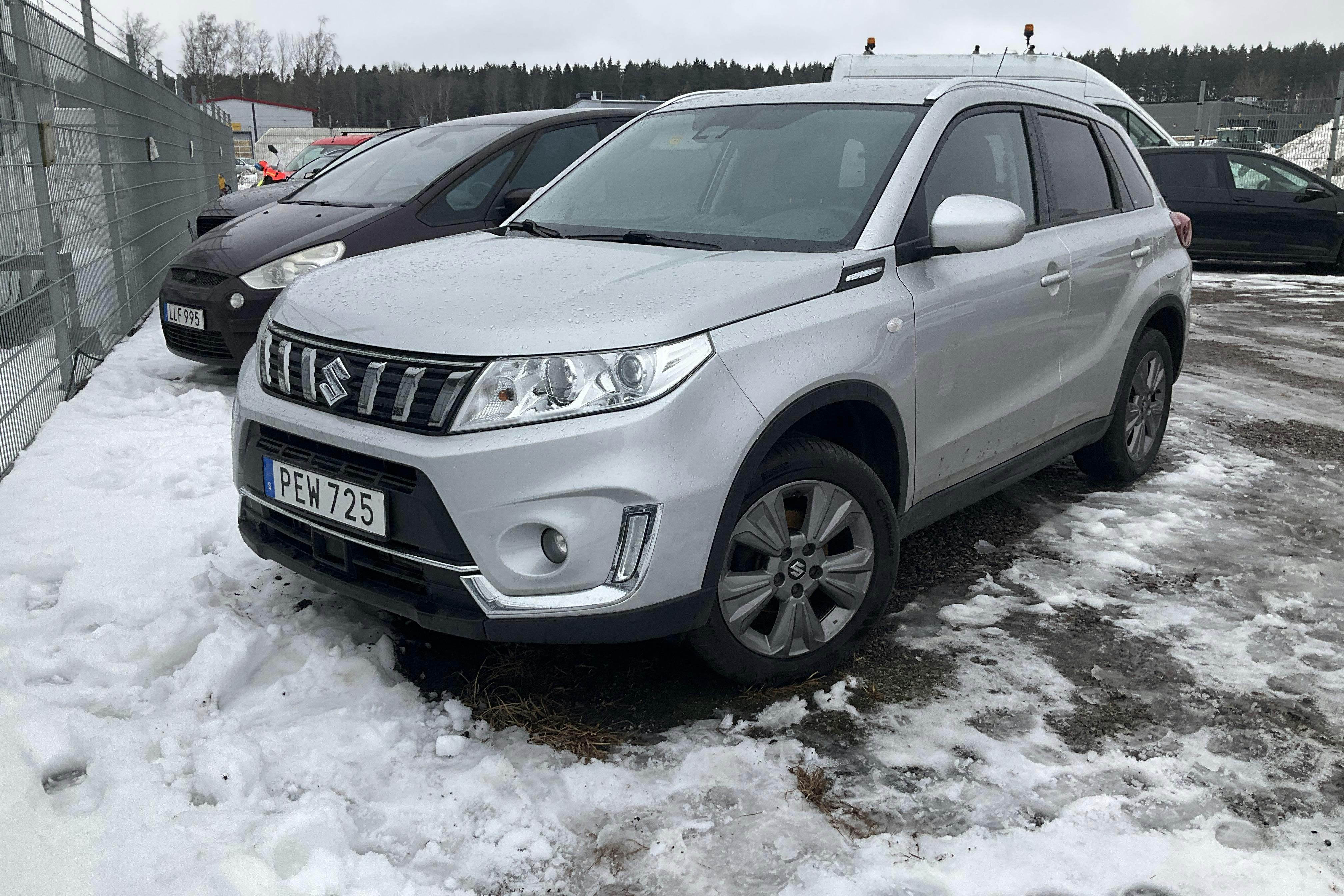 Presentation photo 1 of 18: Suzuki Vitara 1.0 Allgrip 4x4 (112hk) - 130 680 km - Manual - silver - 2019