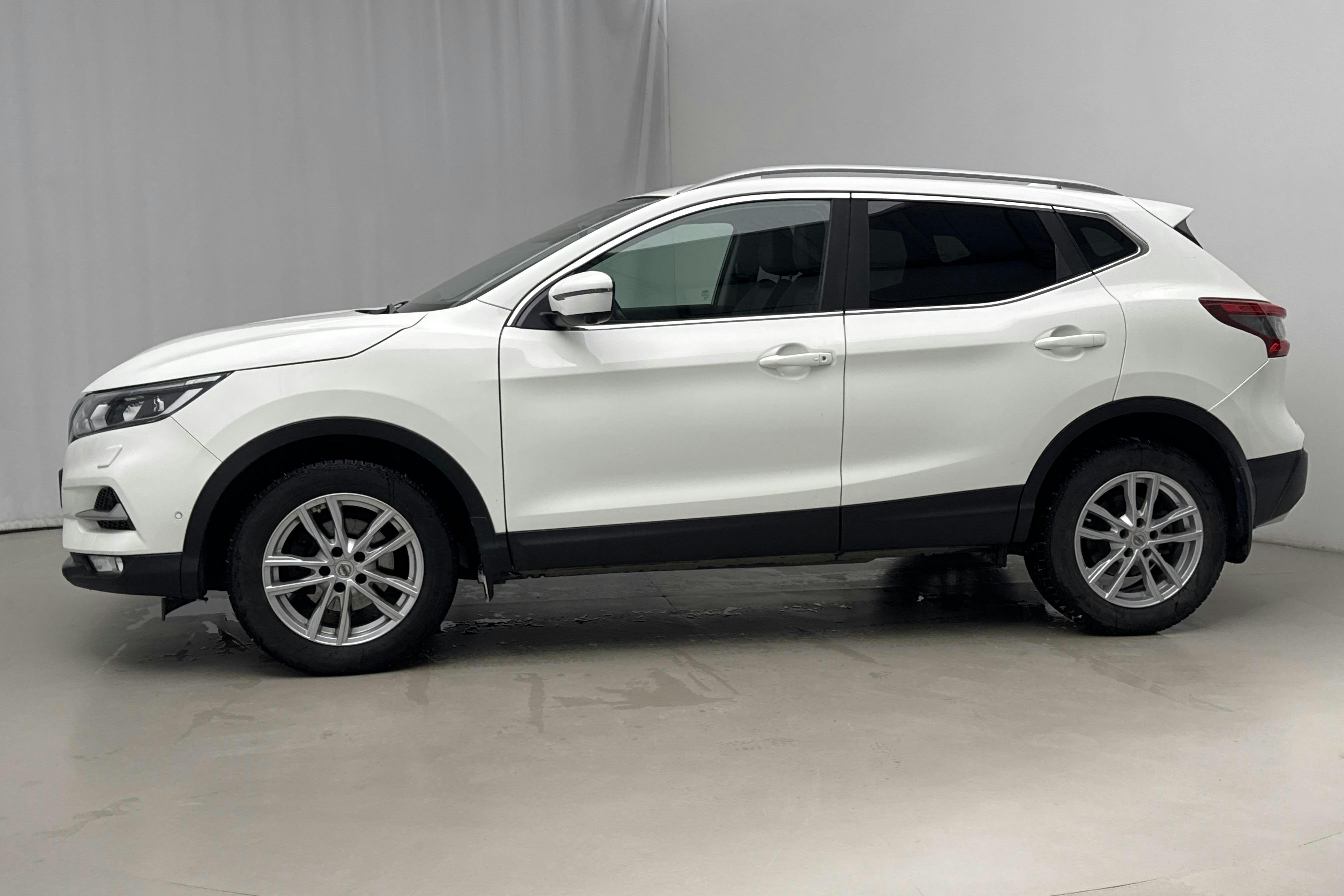 Presentationsfoto 2 av 14: Nissan Qashqai 1.3 DIG-T (160hk) - 7 838 mil - Automat - vit - 2019