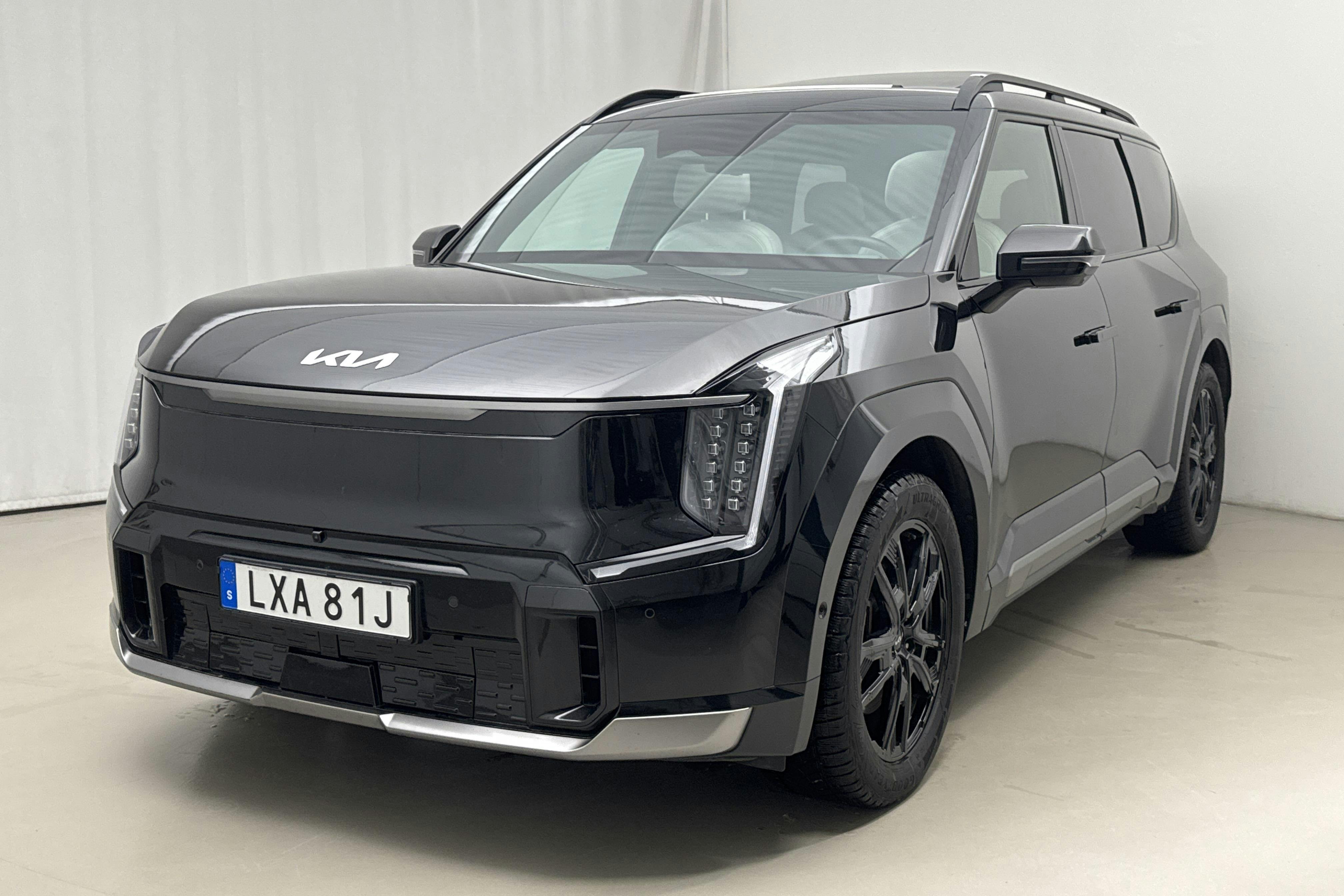Präsentationsfoto 1 von 28: KIA EV9 AWD (384hk) - 86 090 Kilometer - Verkaufsautomat - Schwarz - 2024