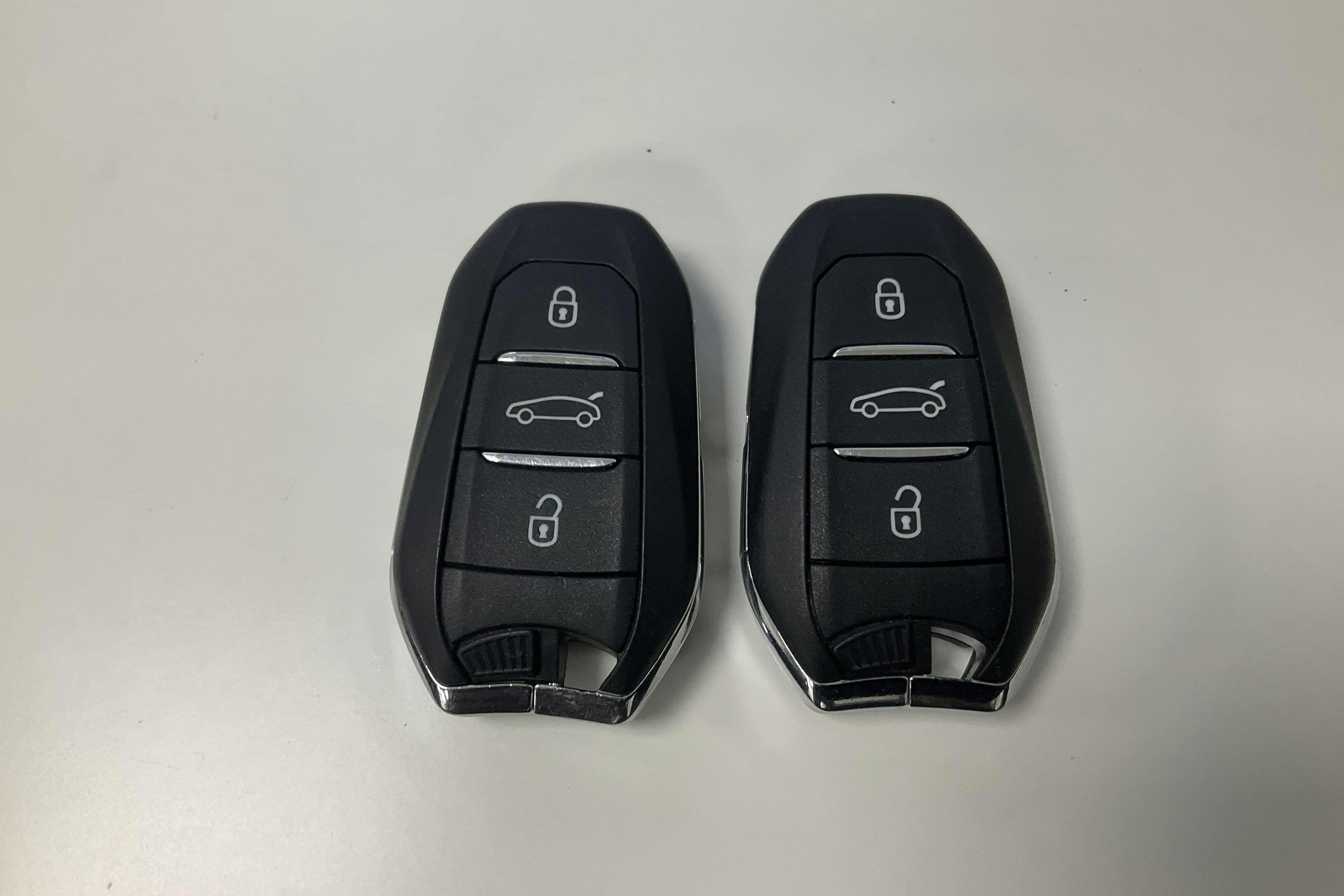 Esitlusfoto 20 aadressil 20: DS DS7 Crossback PureTech (180hk) - 56 250 km - Automaatne - valge - 2022